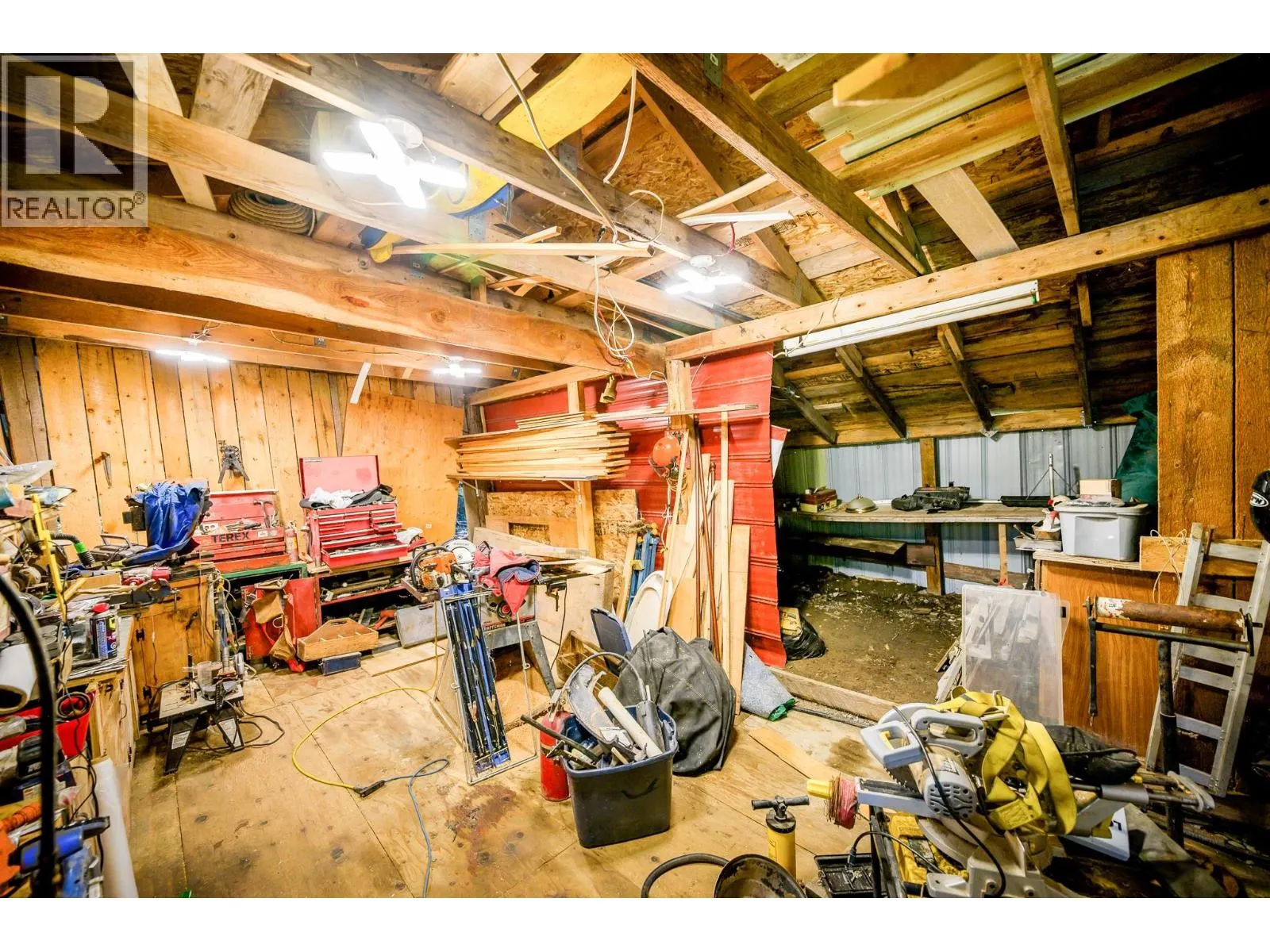 5289 EAST BARRIERE LAKE FS Road