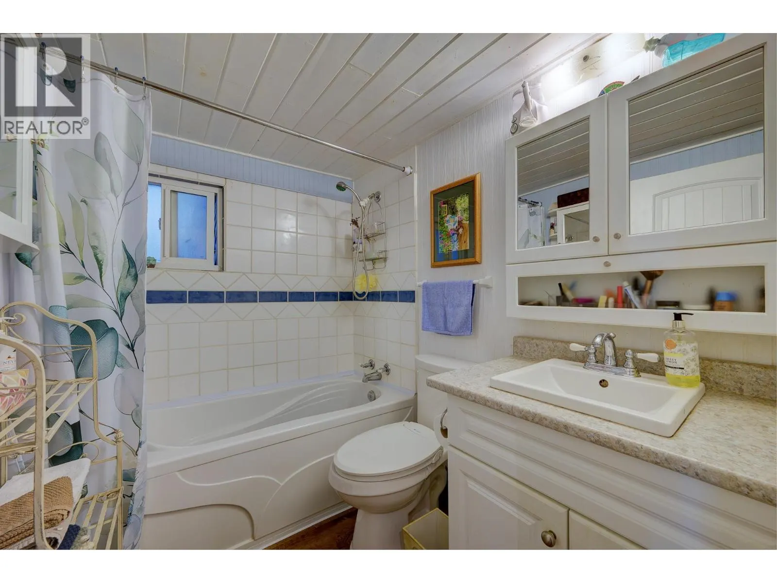 5289 EAST BARRIERE LAKE FS Road