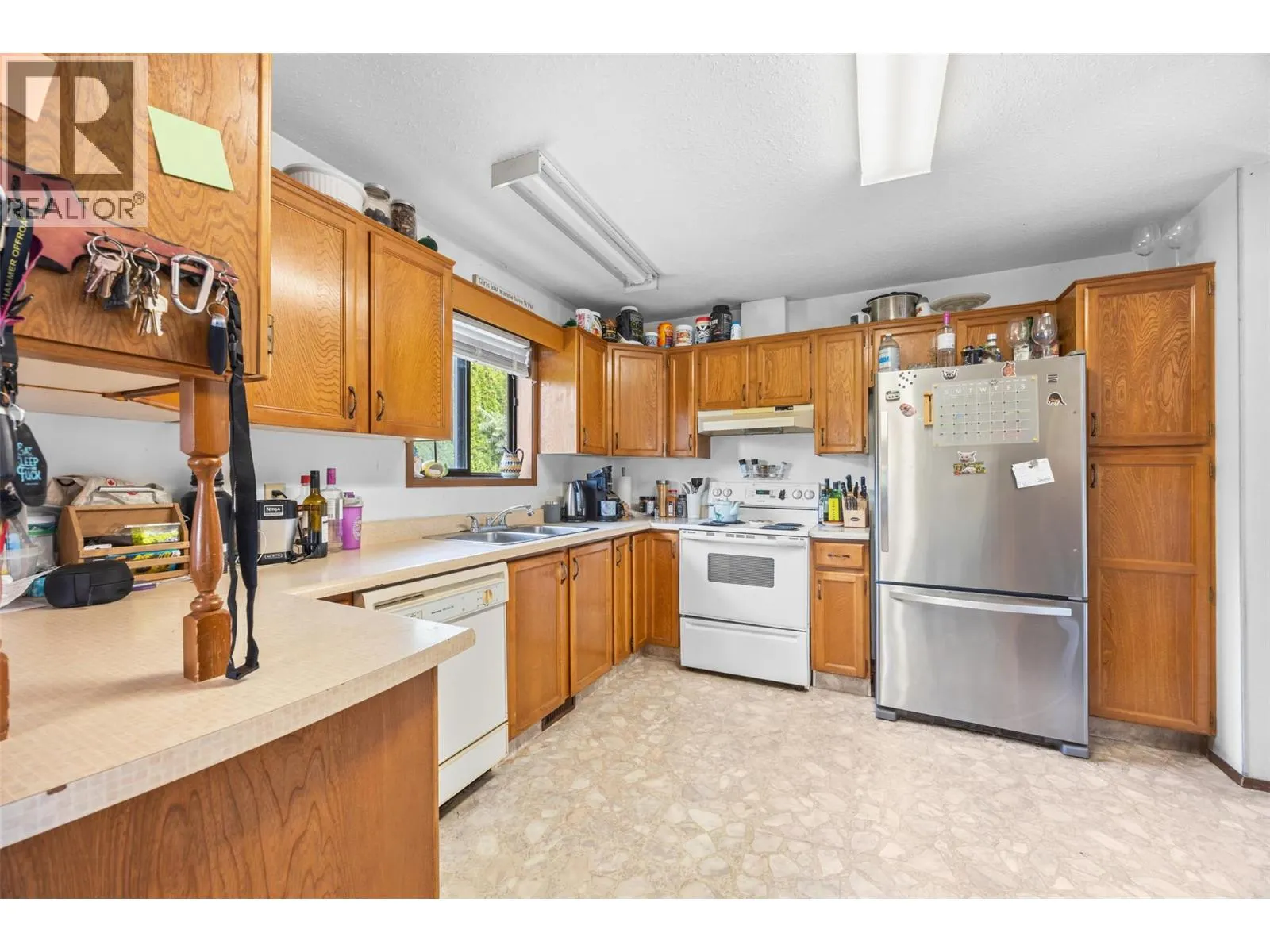 1584 Highway 33 E