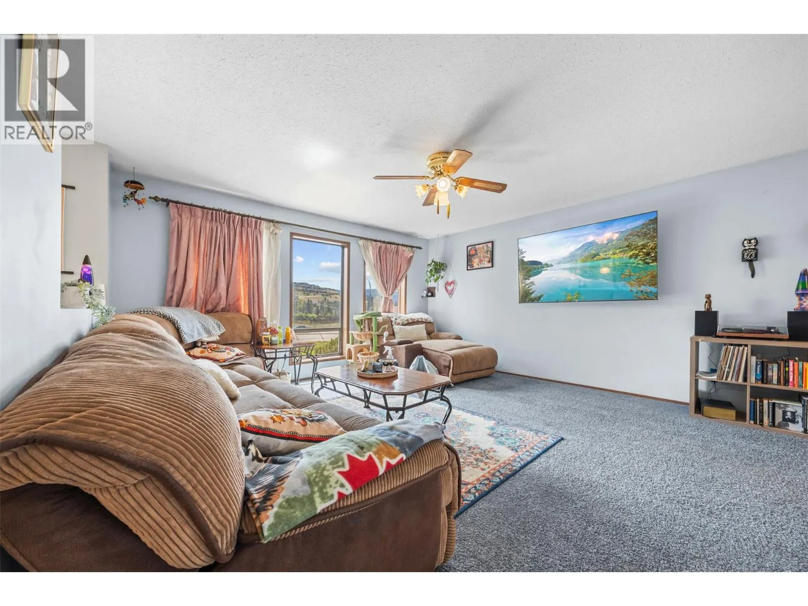1584 Highway 33 E