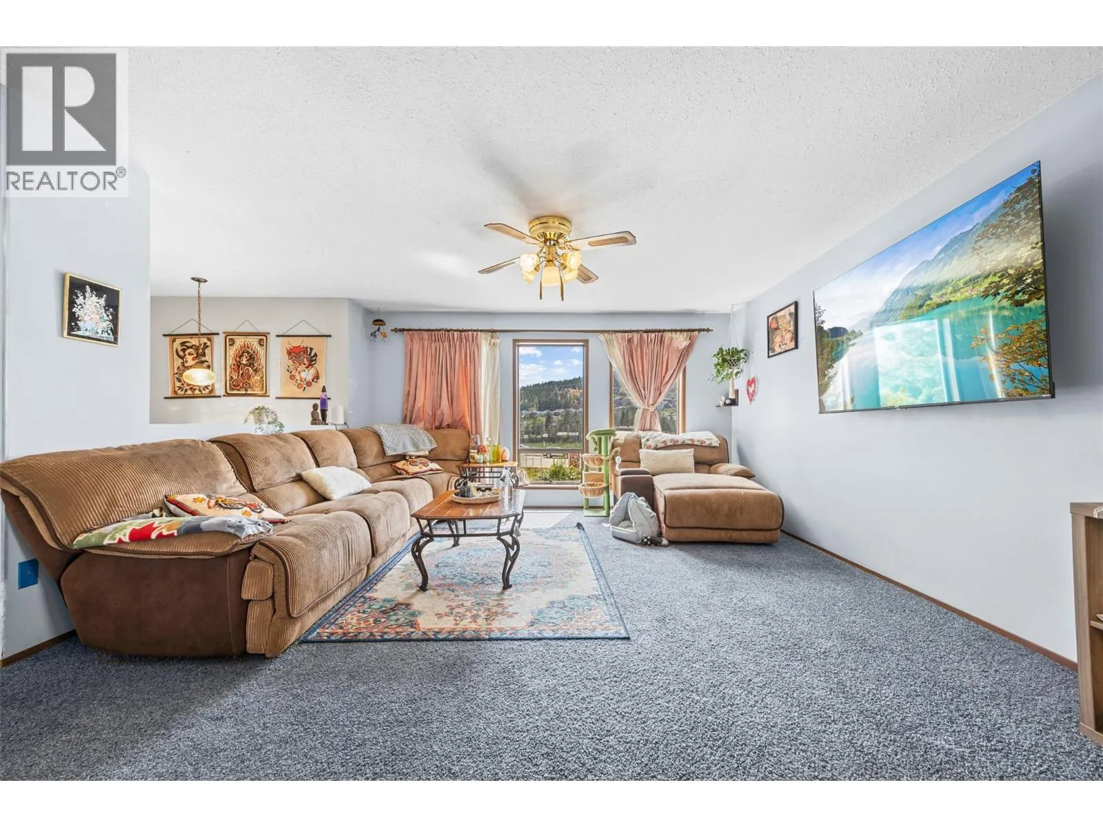 1584 Highway 33 E