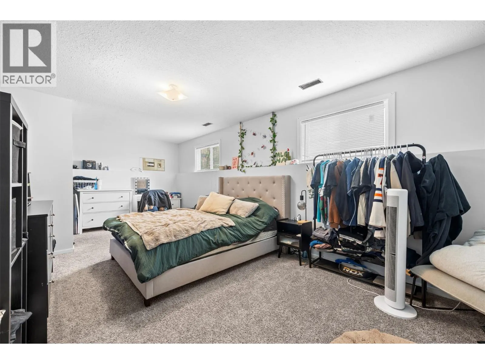 1584 Highway 33 E