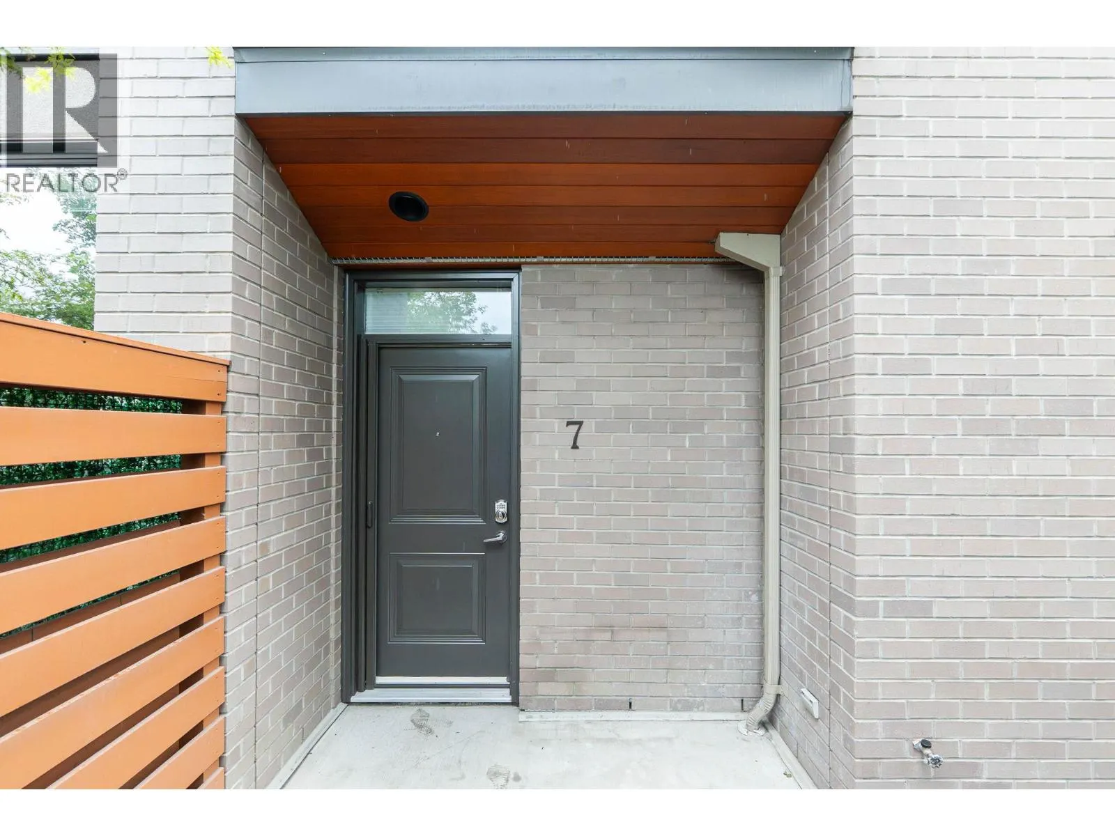 1550 Dickson Avenue Unit# 7