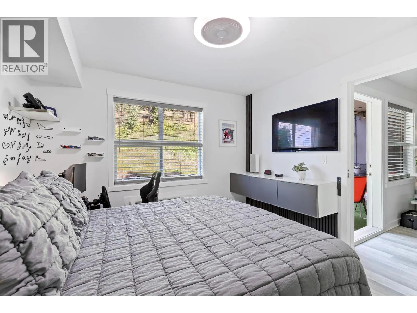 1479 Glenmore Road N Unit# 214