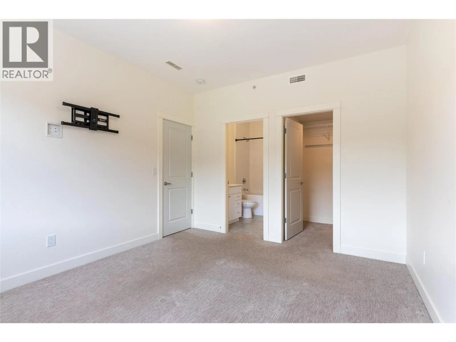 8960 DALLAS Drive Unit# 107