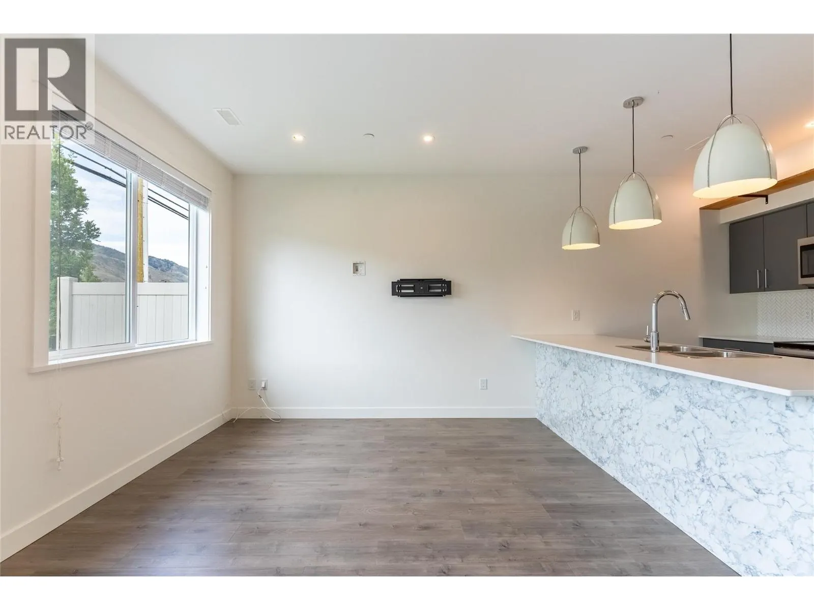 8960 DALLAS Drive Unit# 107