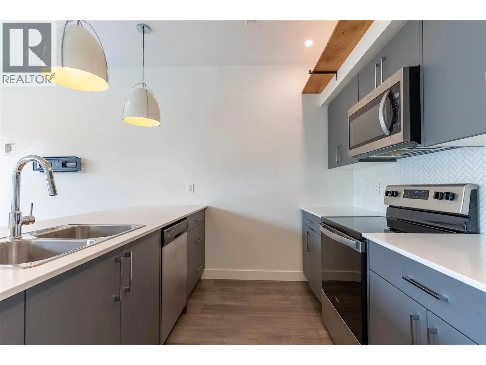 8960 DALLAS Drive Unit# 107