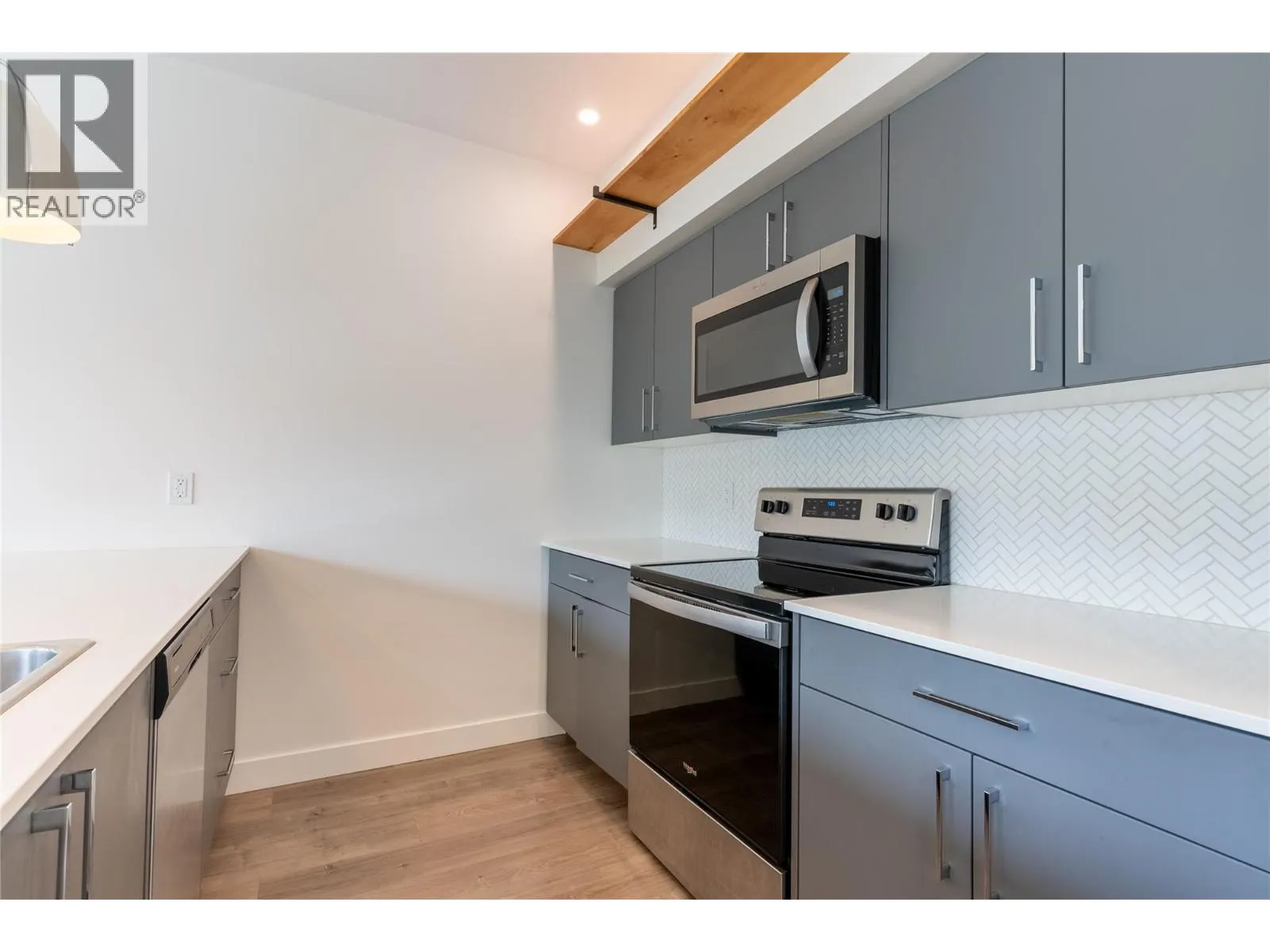 8960 DALLAS Drive Unit# 107