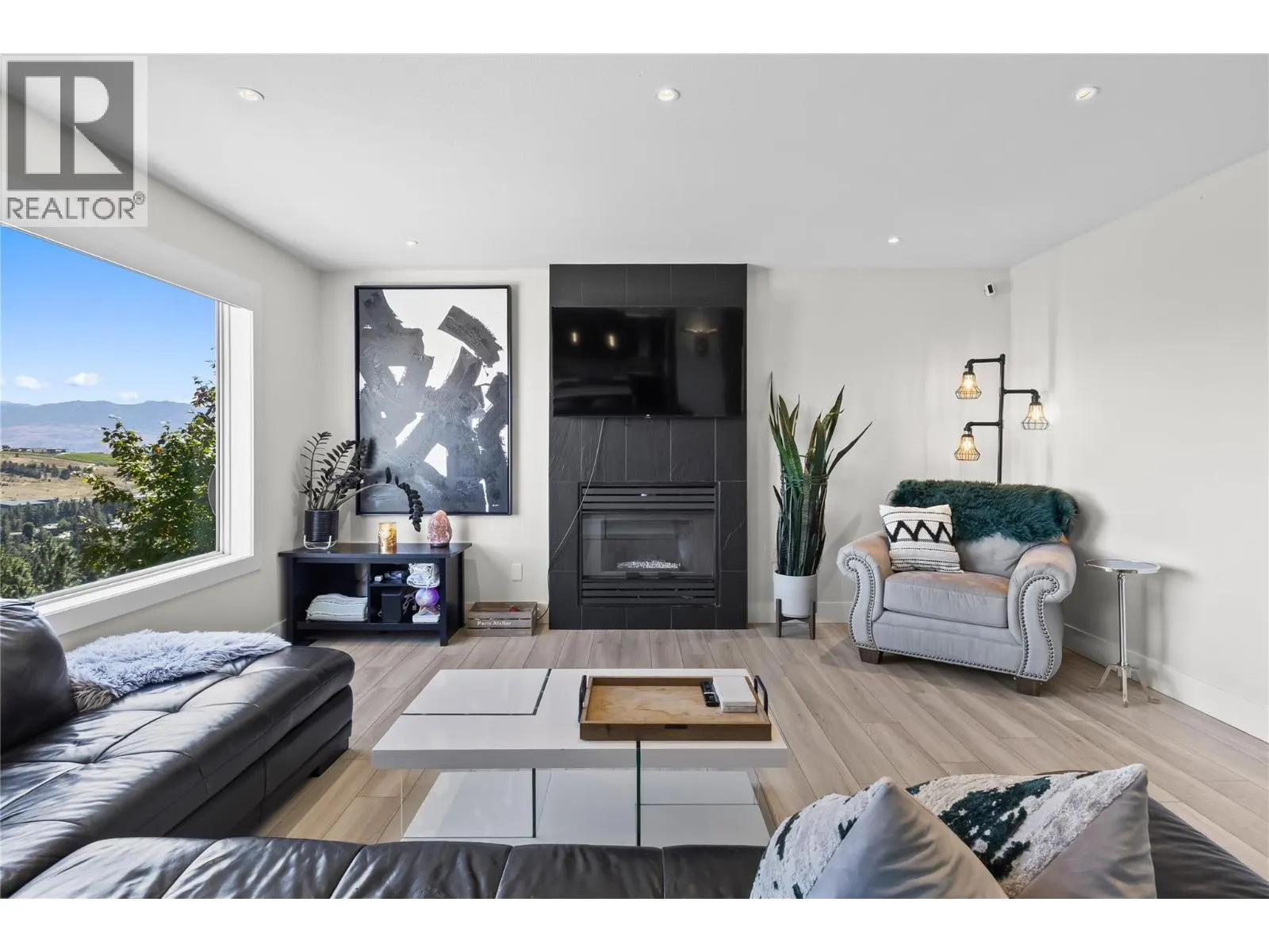 2172 Sunview Drive