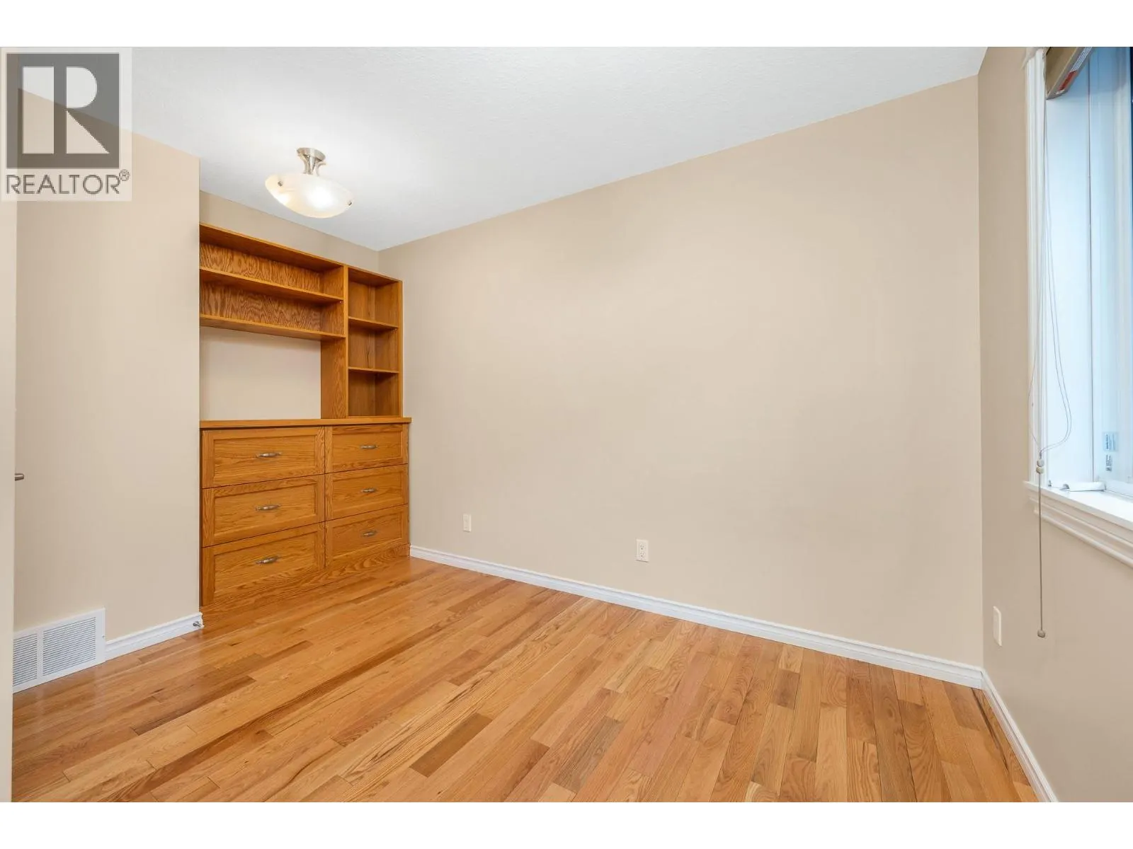 2200 53 Avenue Unit# 106