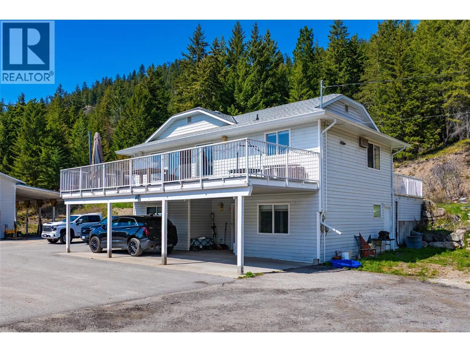 7114 Goshawk Road