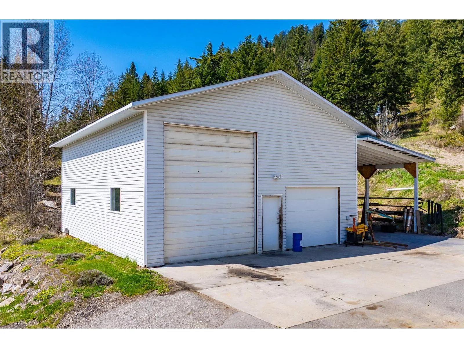 7114 Goshawk Road