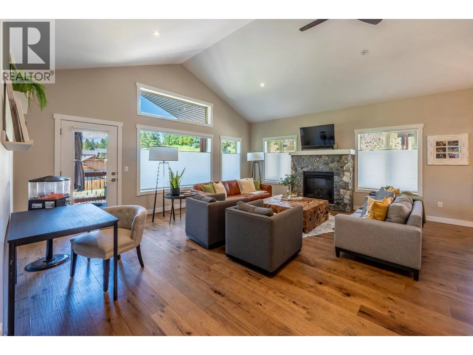 974 SWANSEA VIEW Road