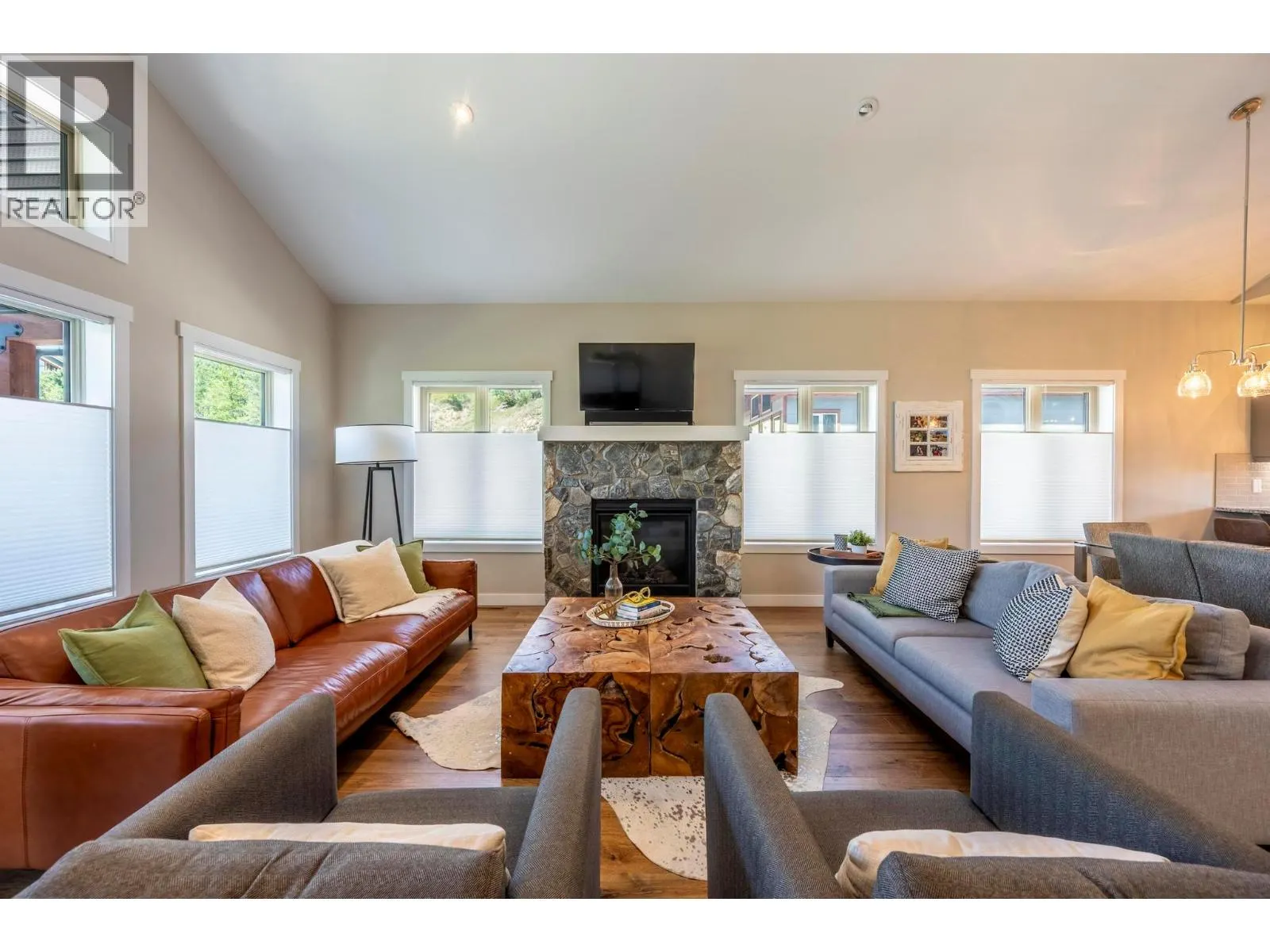 974 SWANSEA VIEW Road