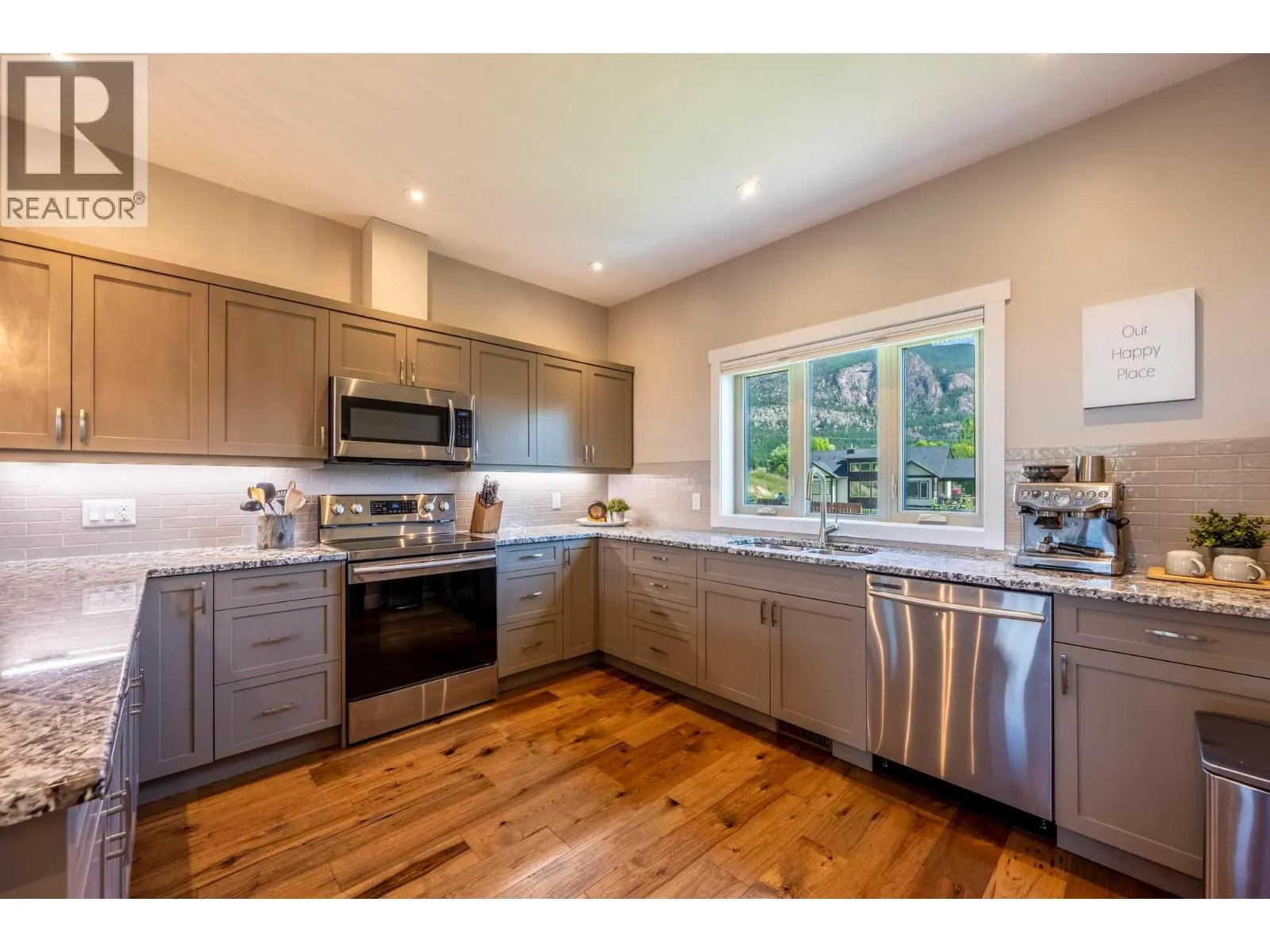 974 SWANSEA VIEW Road