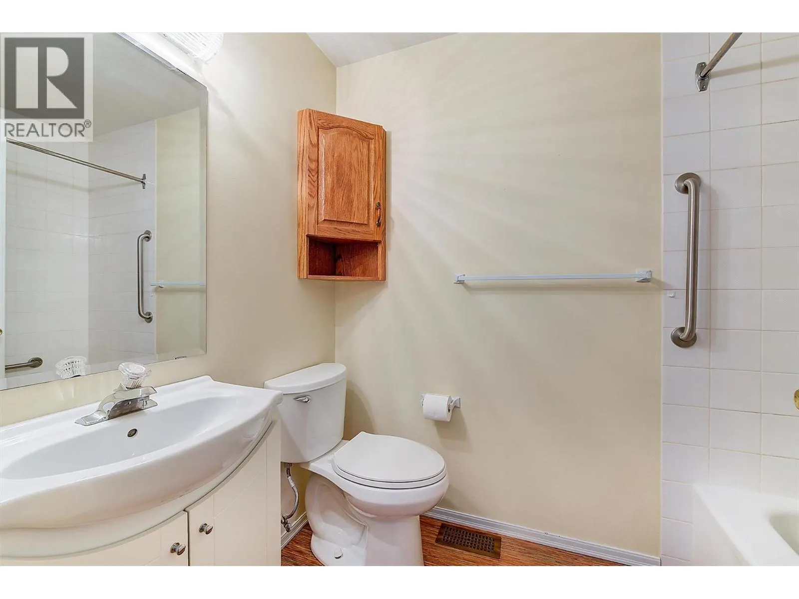 1885 Parkview Crescent Unit# 113