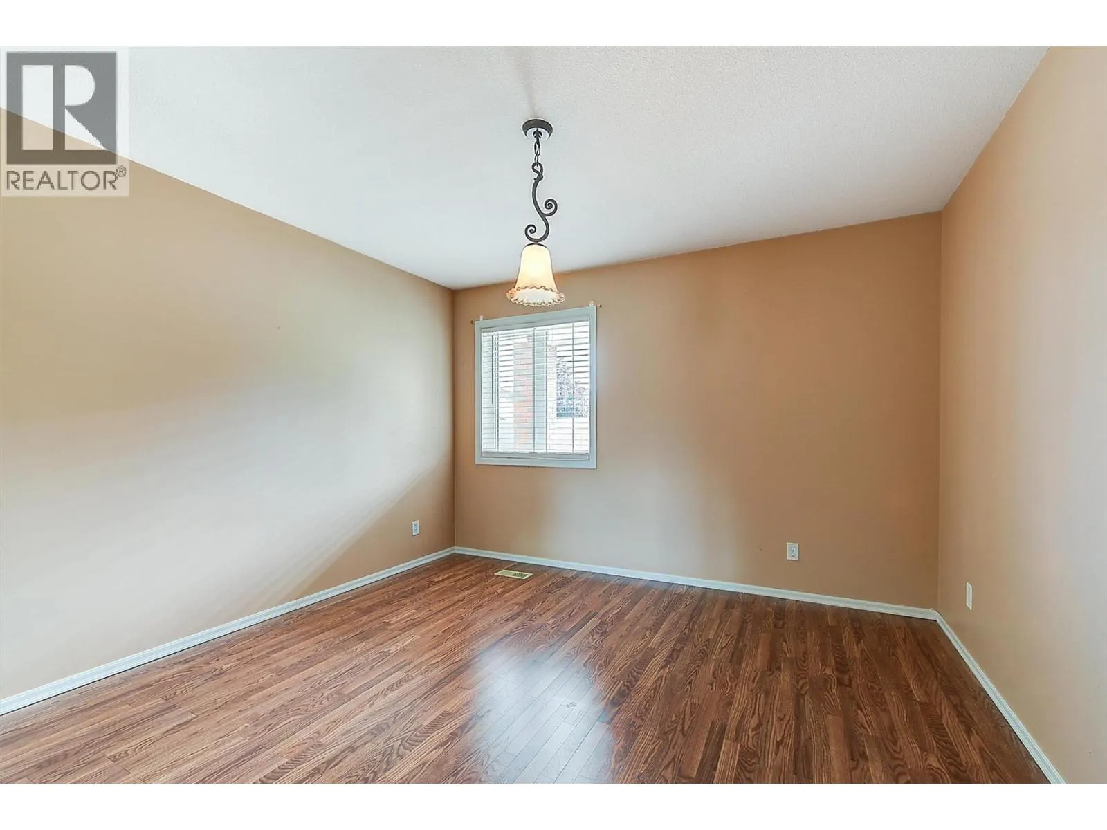 1885 Parkview Crescent Unit# 113