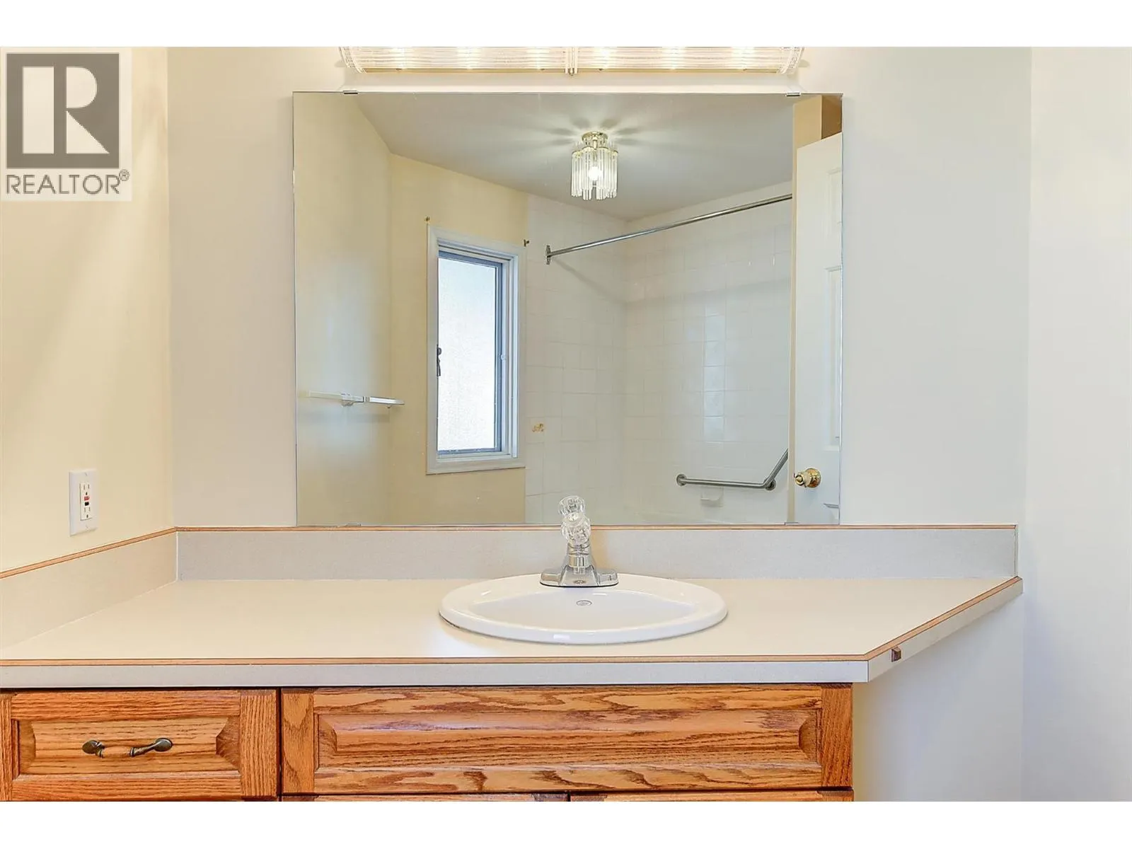 1885 Parkview Crescent Unit# 113