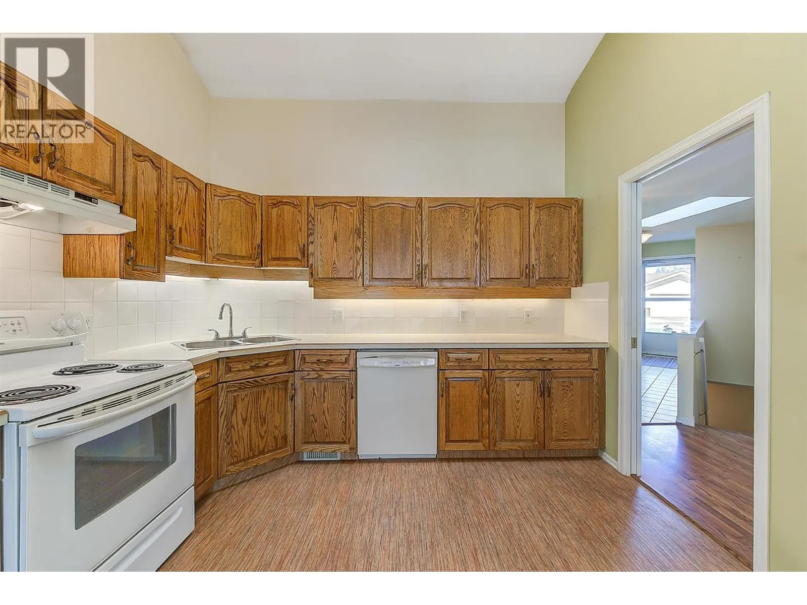 1885 Parkview Crescent Unit# 113