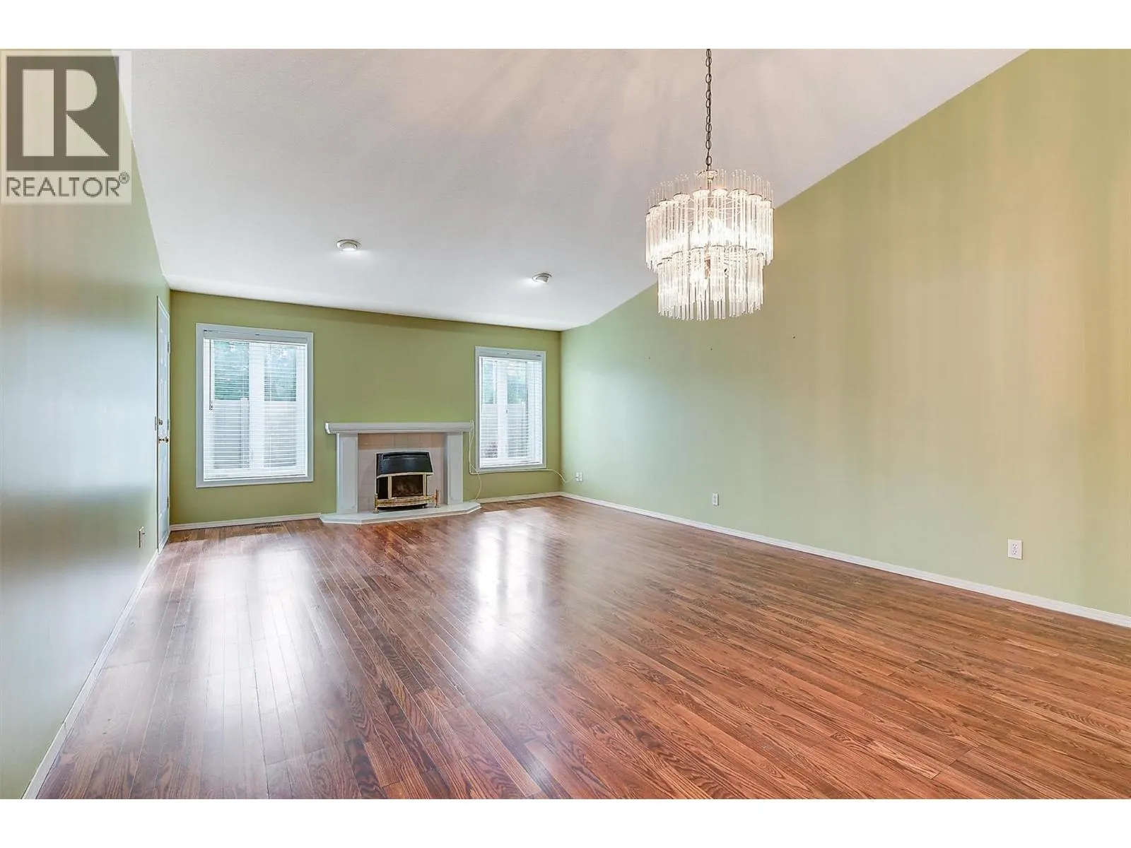 1885 Parkview Crescent Unit# 113