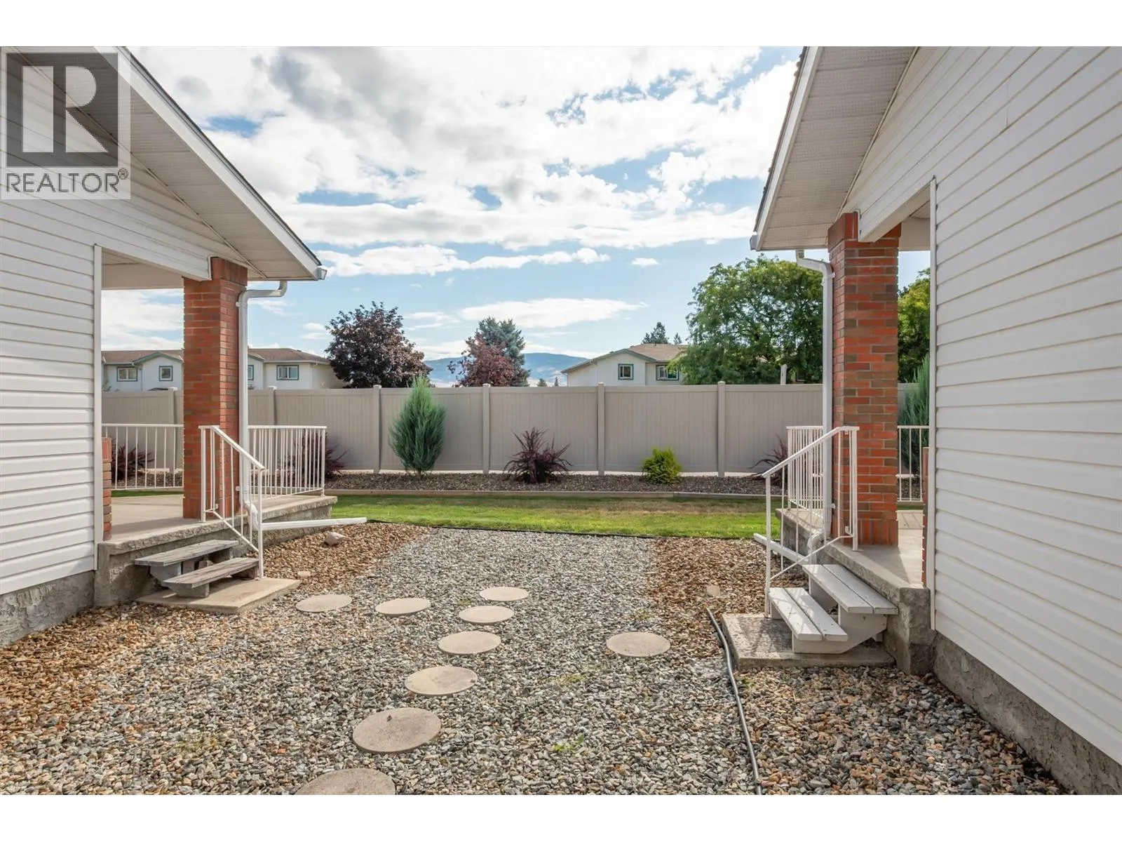 1885 Parkview Crescent Unit# 113