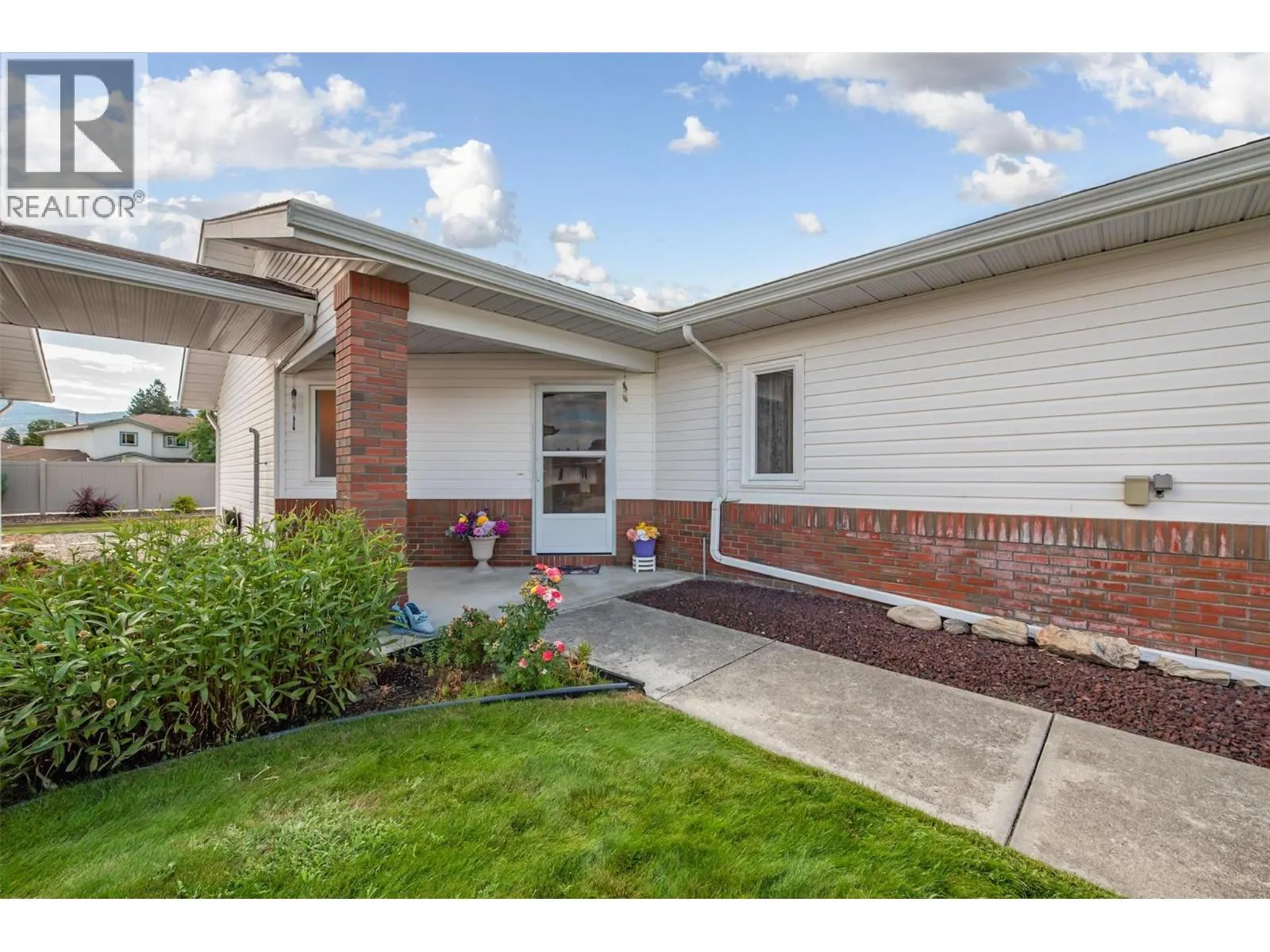 1885 Parkview Crescent Unit# 113