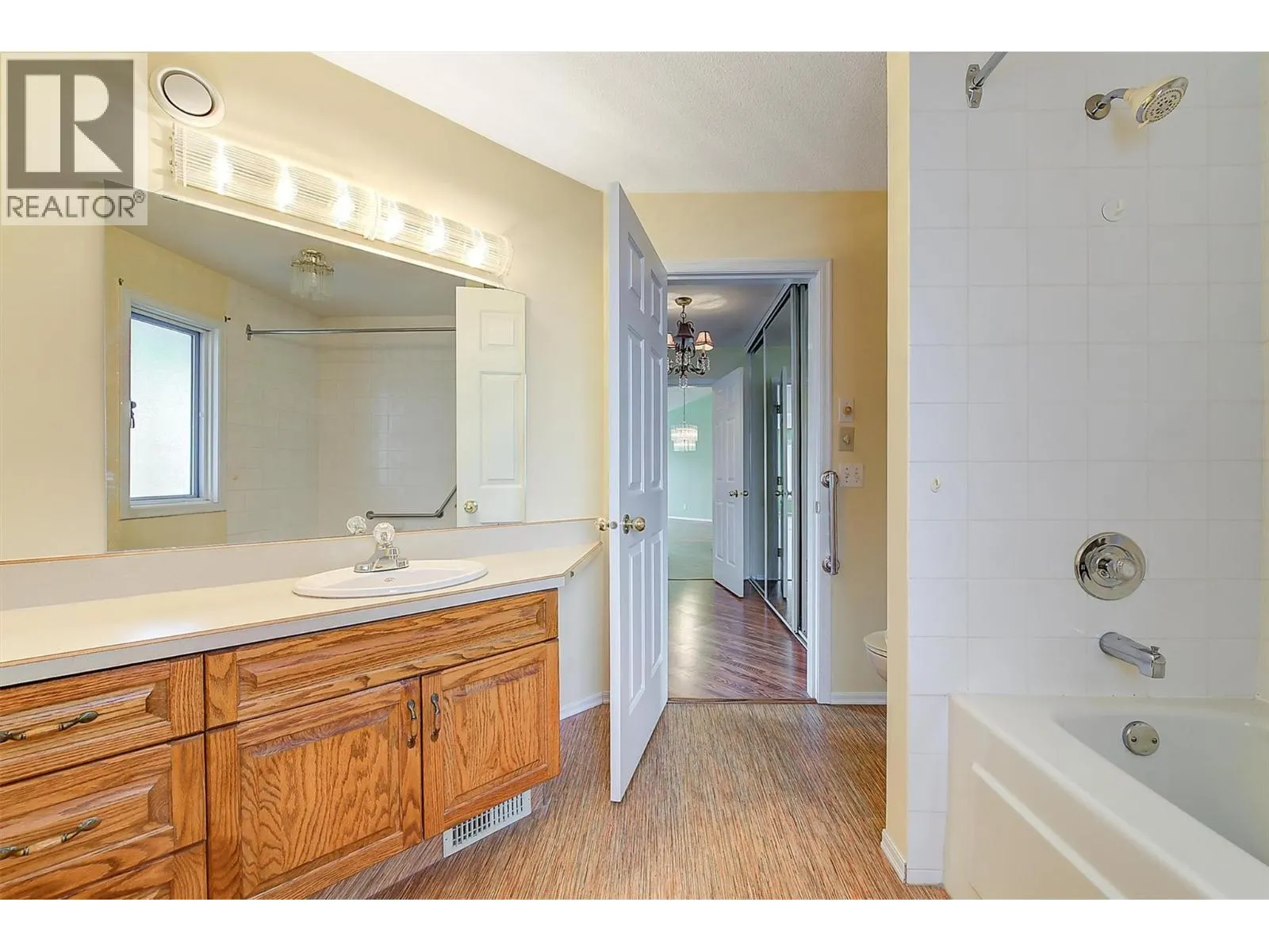 1885 Parkview Crescent Unit# 113