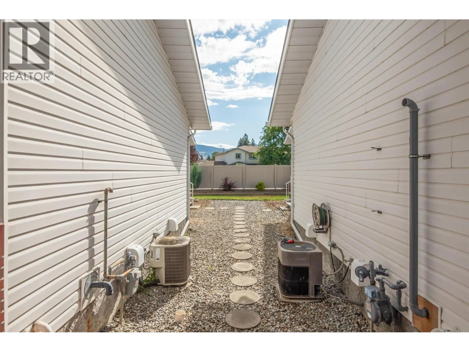1885 Parkview Crescent Unit# 113
