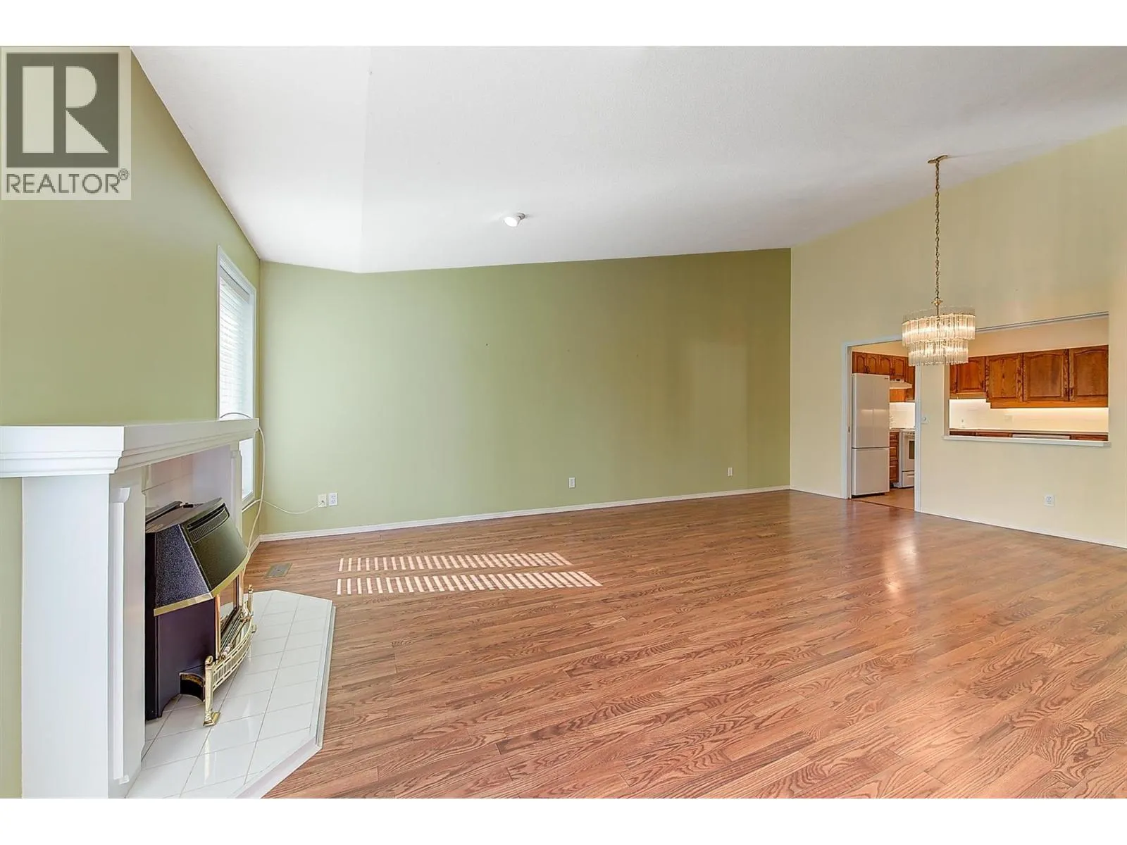 1885 Parkview Crescent Unit# 113