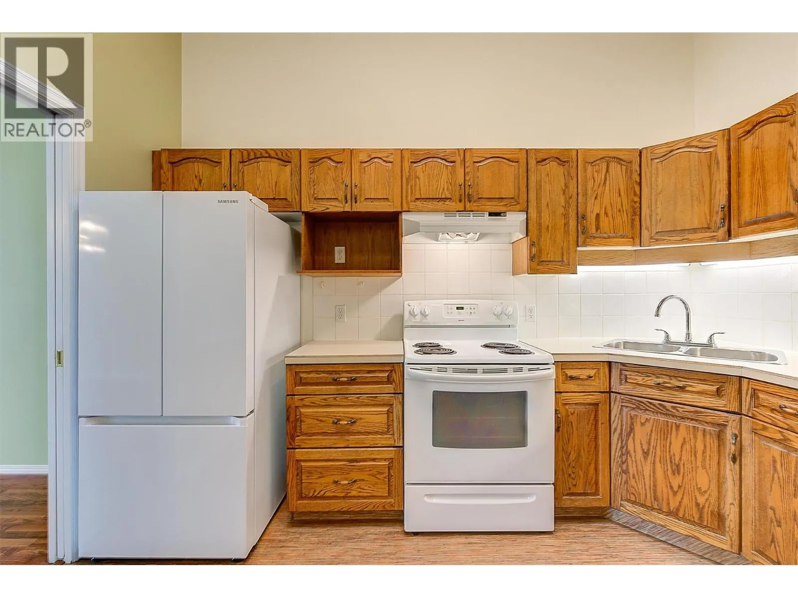 1885 Parkview Crescent Unit# 113