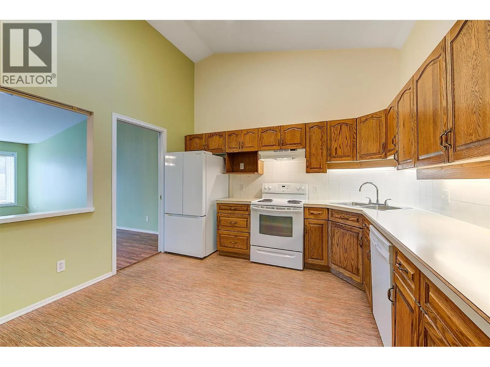 1885 Parkview Crescent Unit# 113