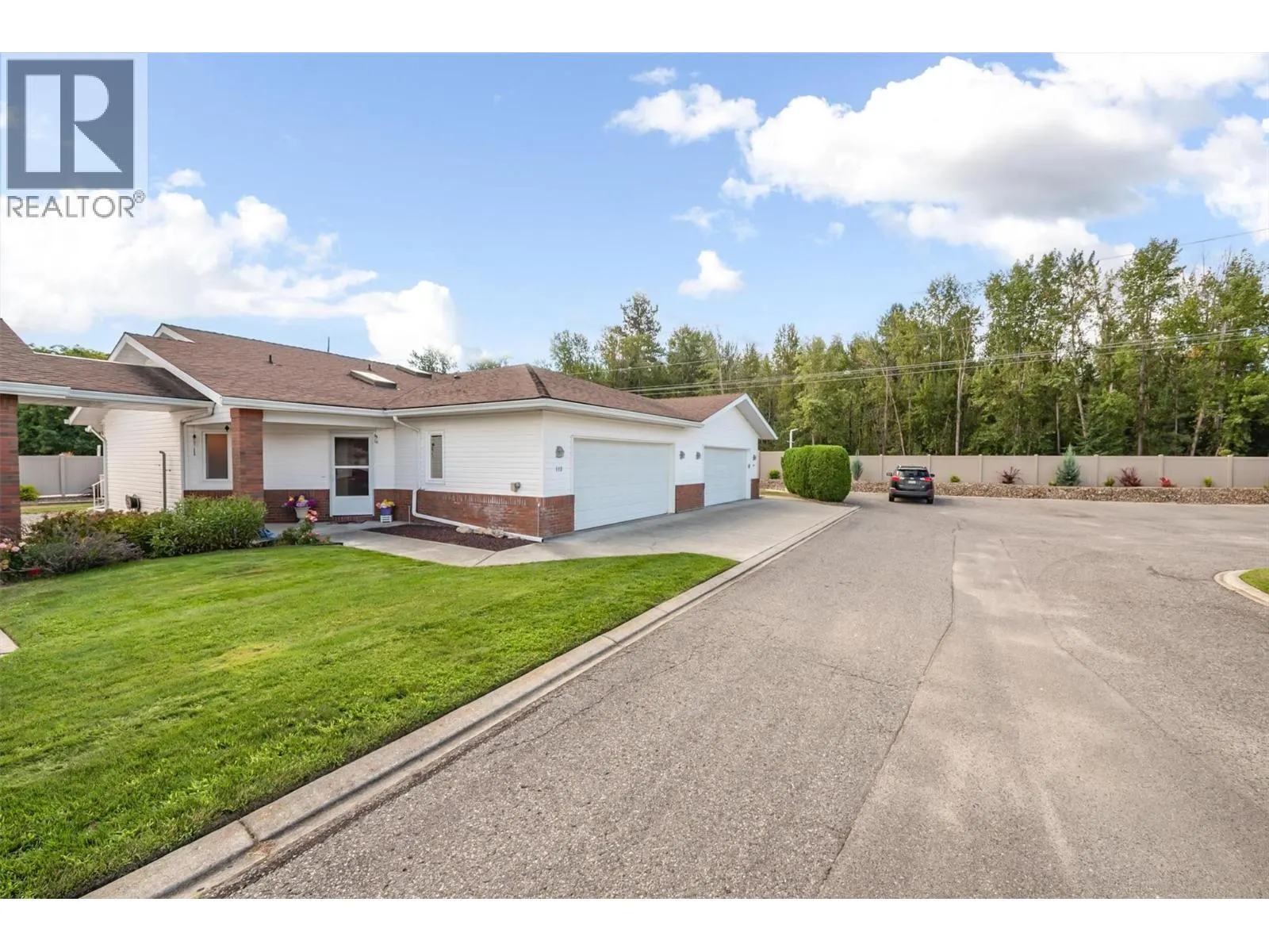 1885 Parkview Crescent Unit# 113