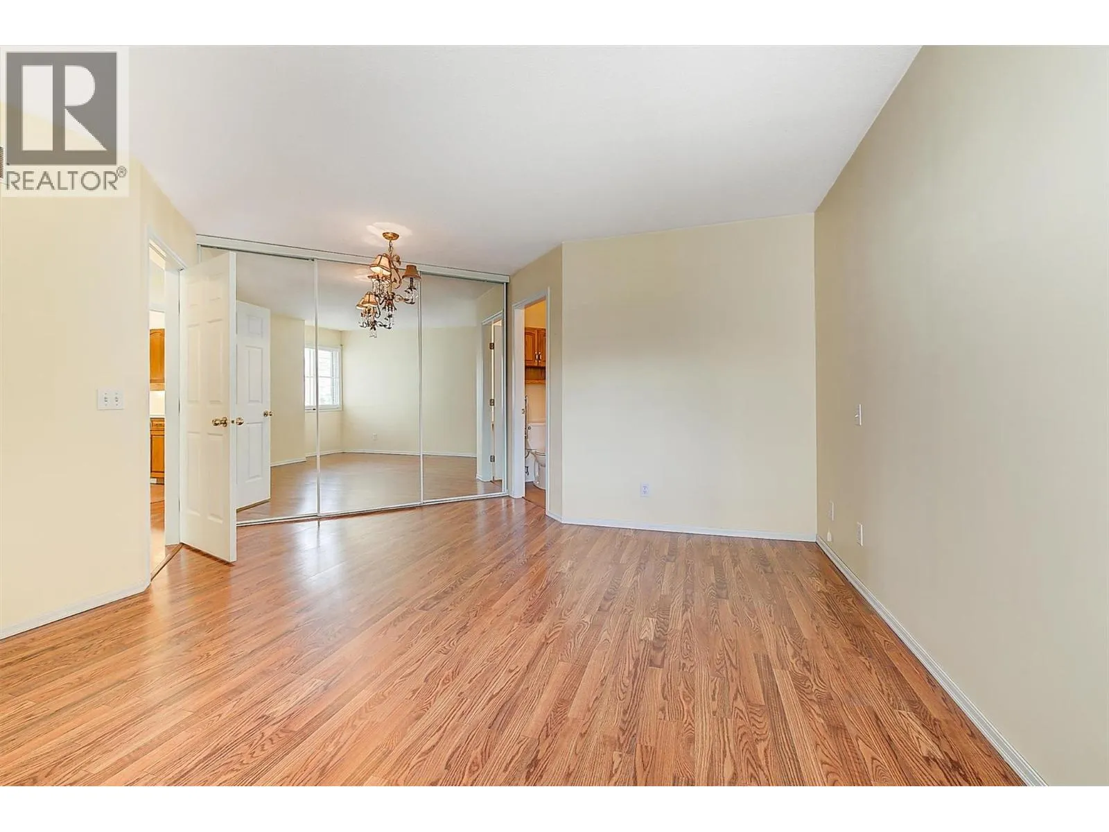 1885 Parkview Crescent Unit# 113