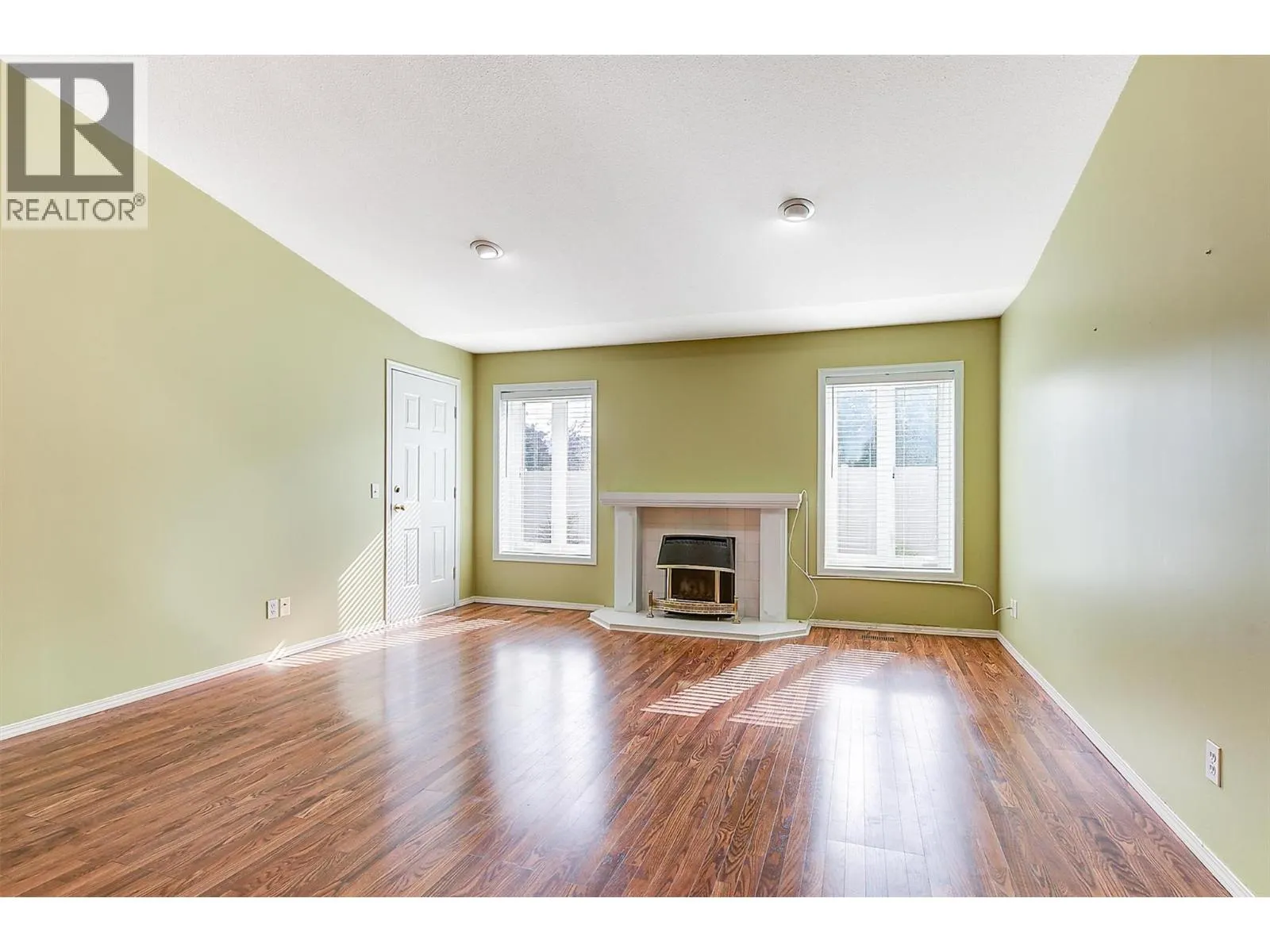 1885 Parkview Crescent Unit# 113
