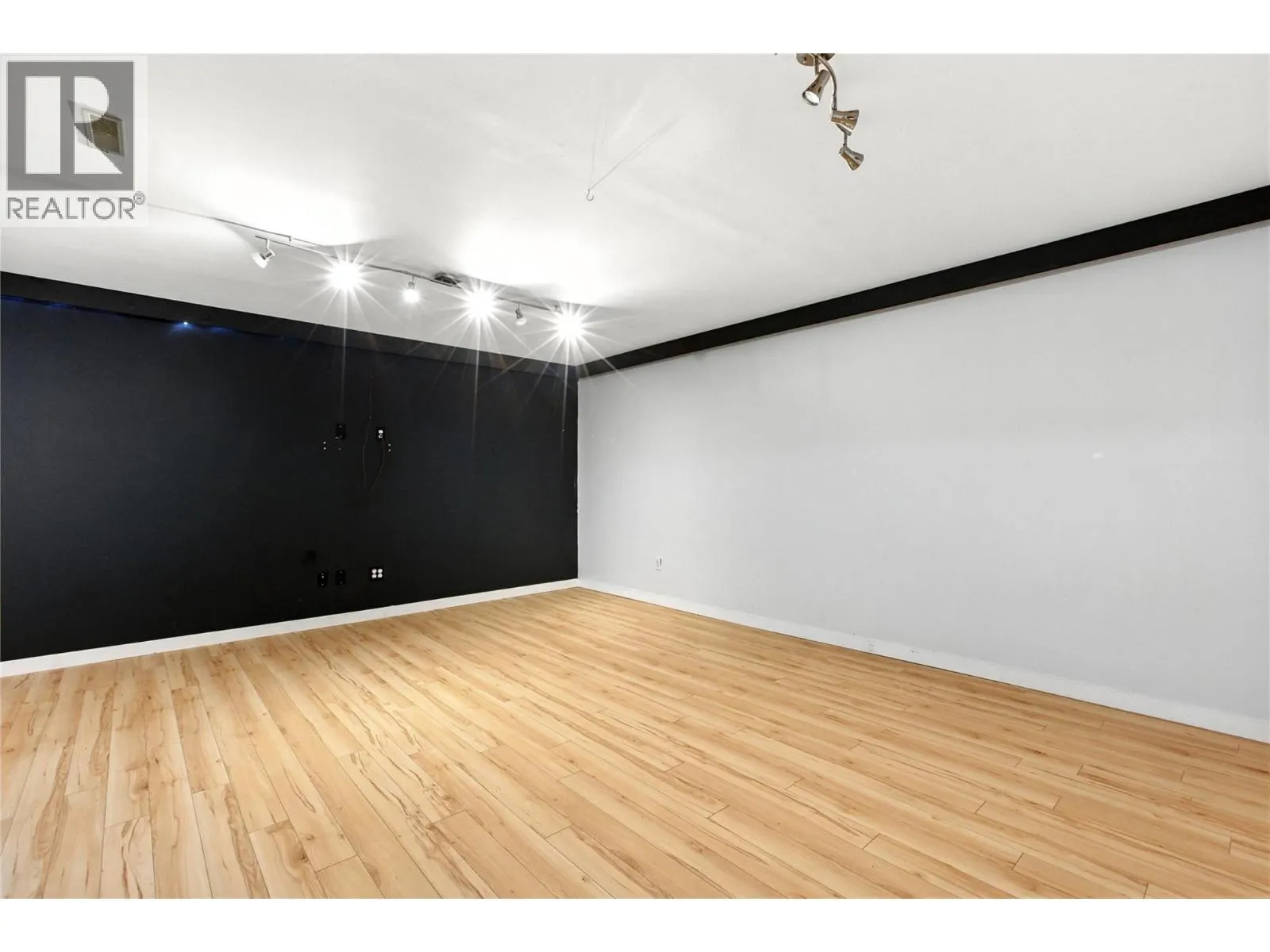 1876 TRANQUILLE Road Unit# 11