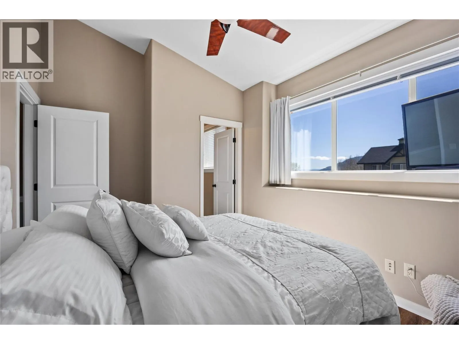 100 Sun Rivers Drive Unit# 2