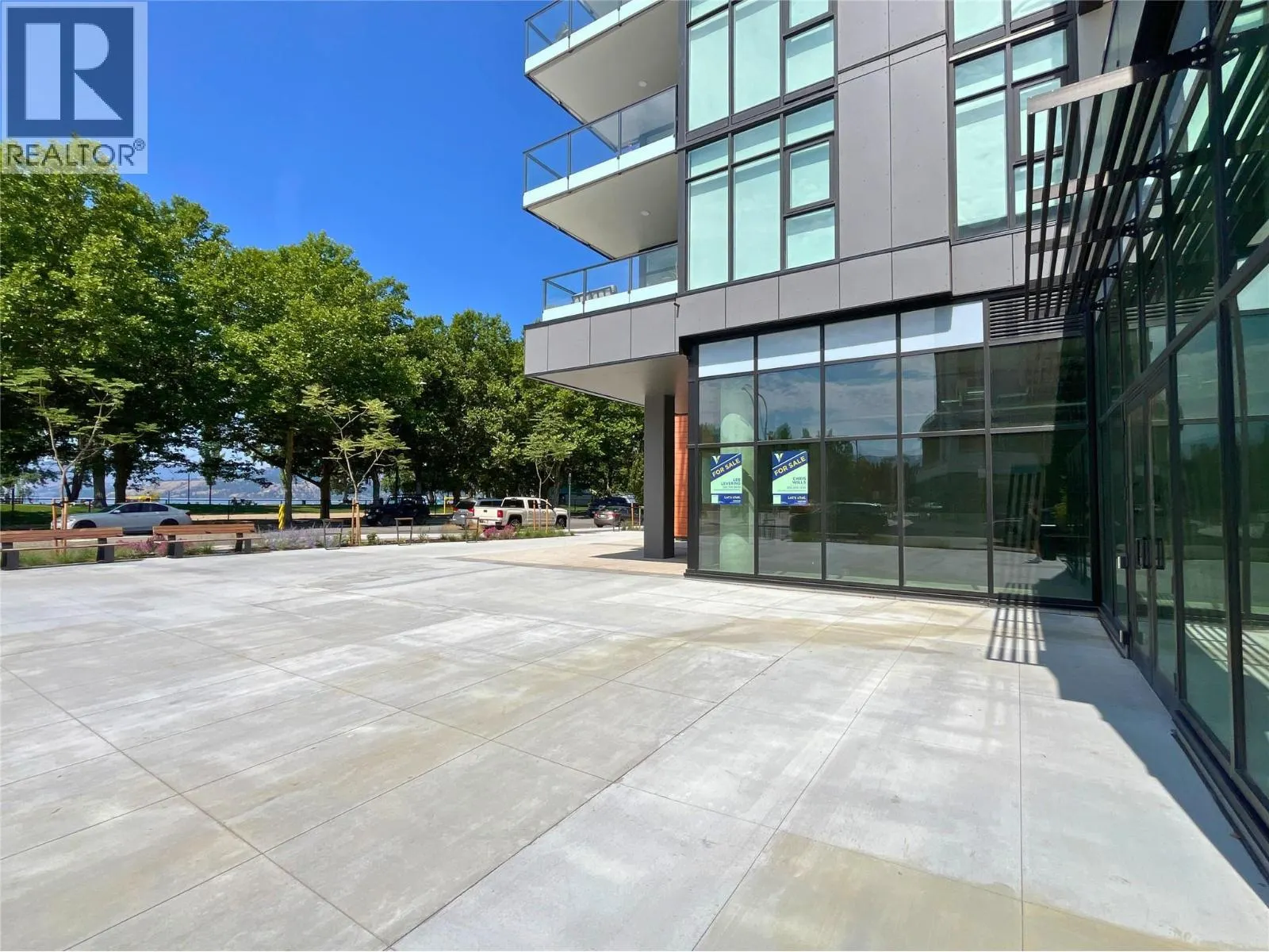 3413 Lakeshore Road