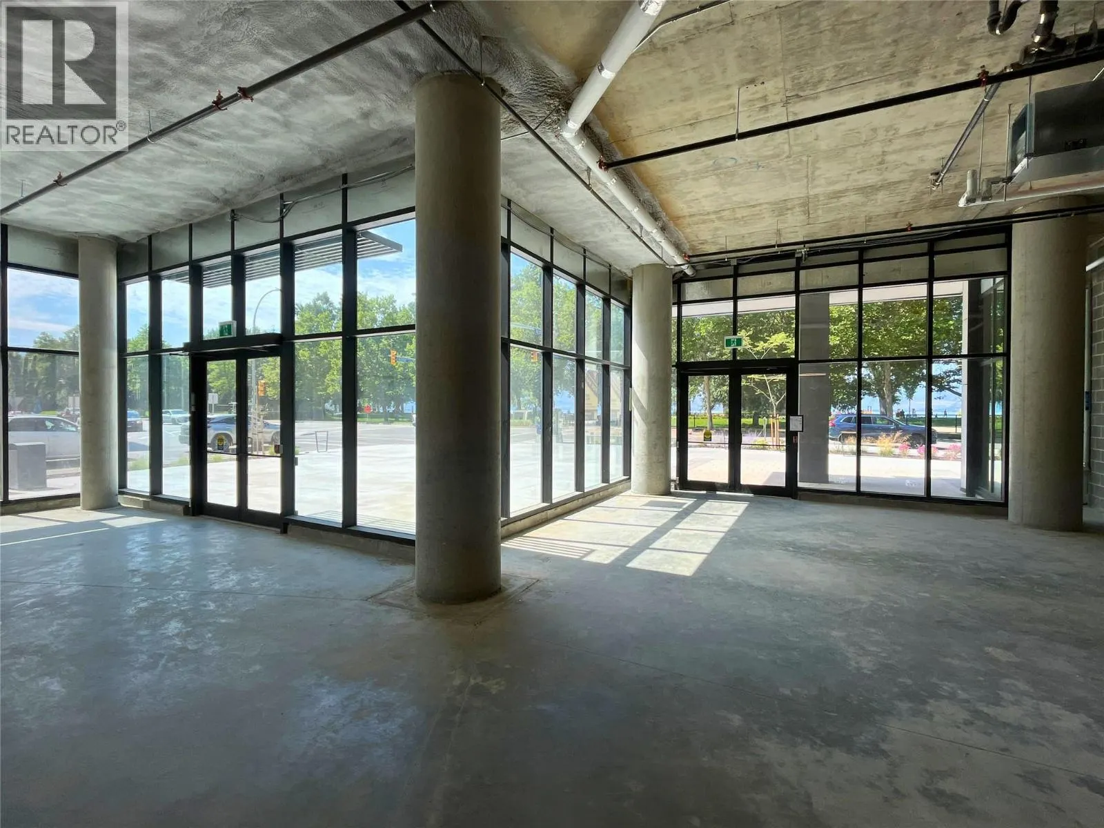 3413 Lakeshore Road