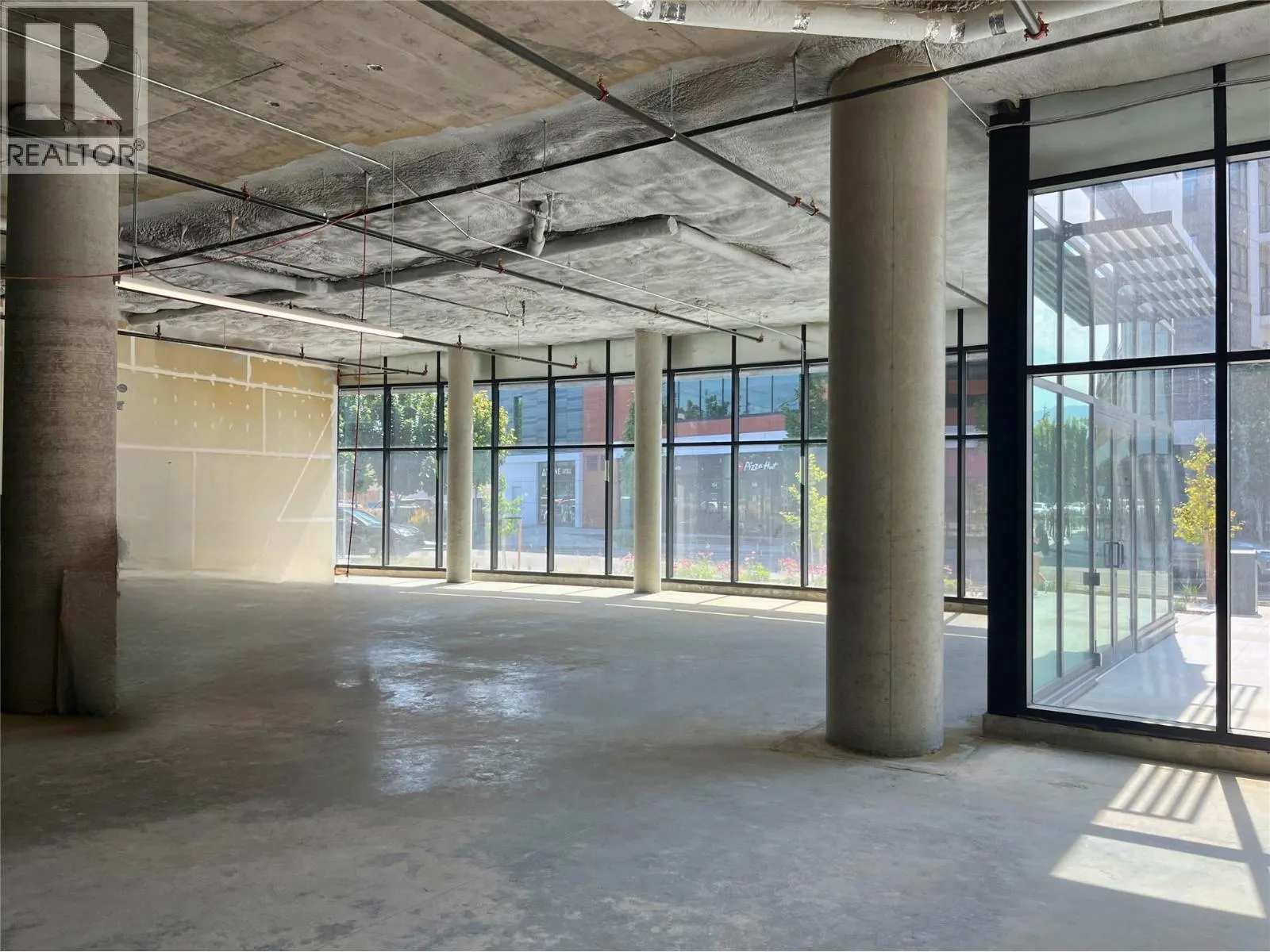 3413 Lakeshore Road