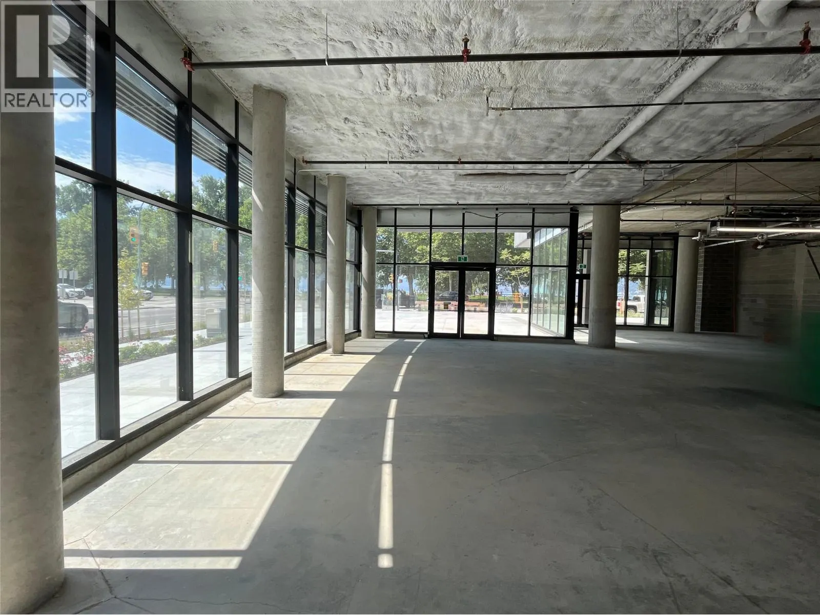 3413 Lakeshore Road