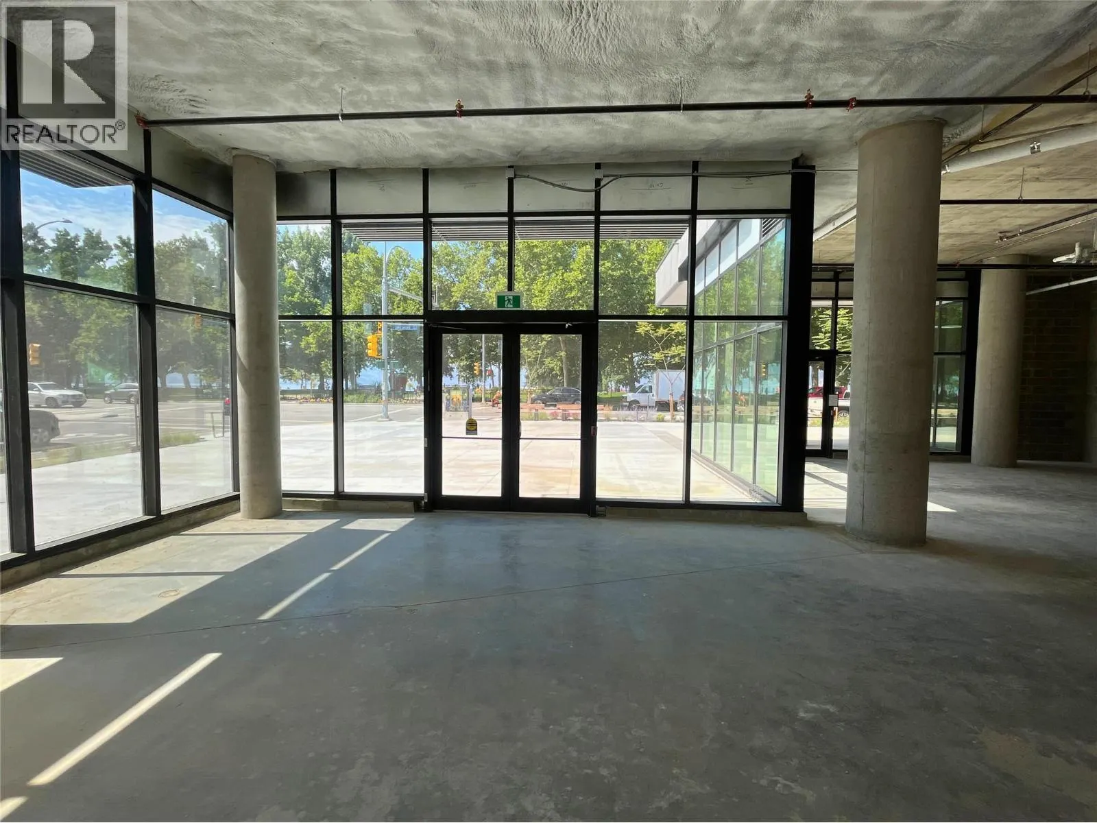 3413 Lakeshore Road