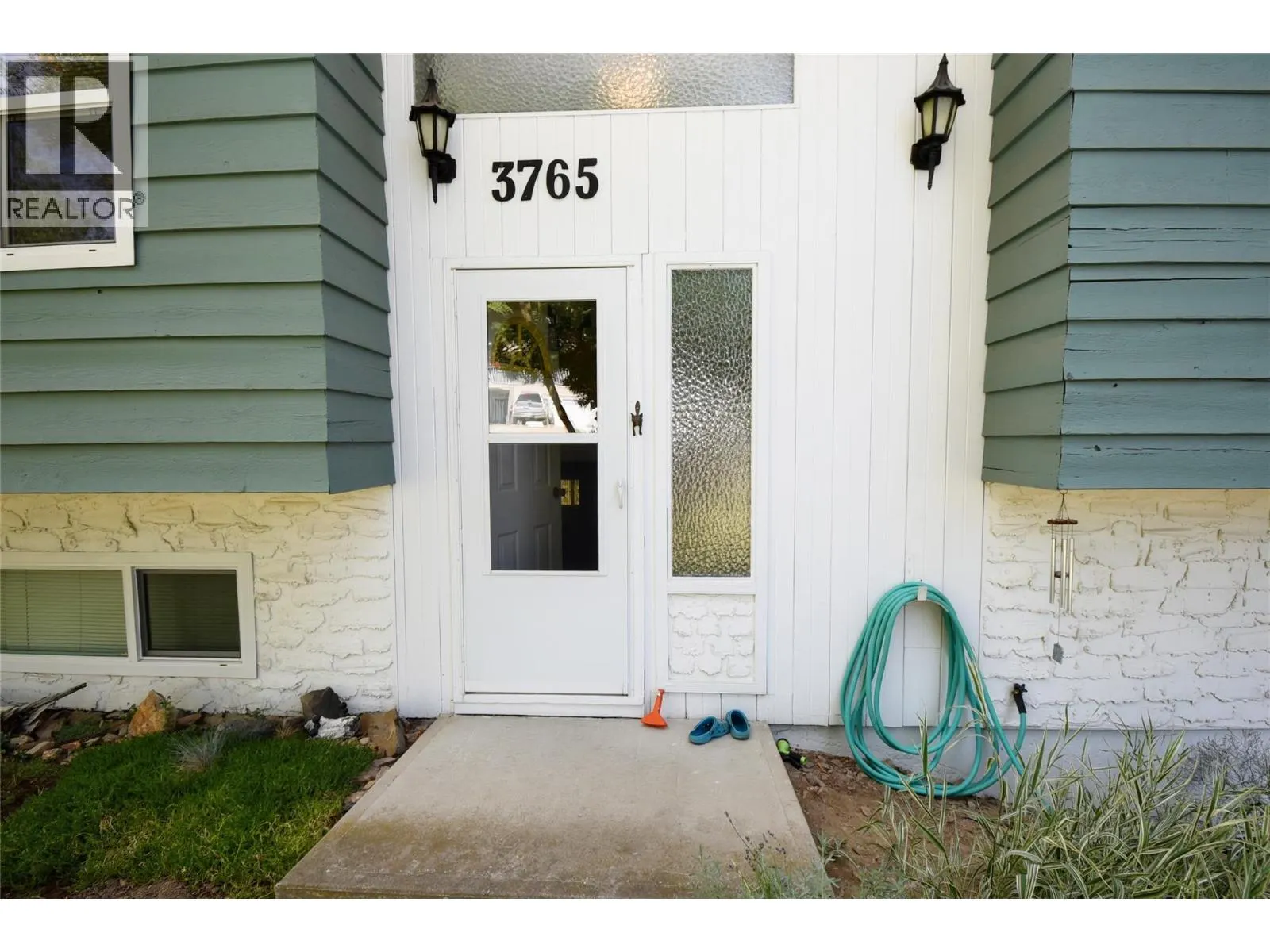 3765 Murray Drive