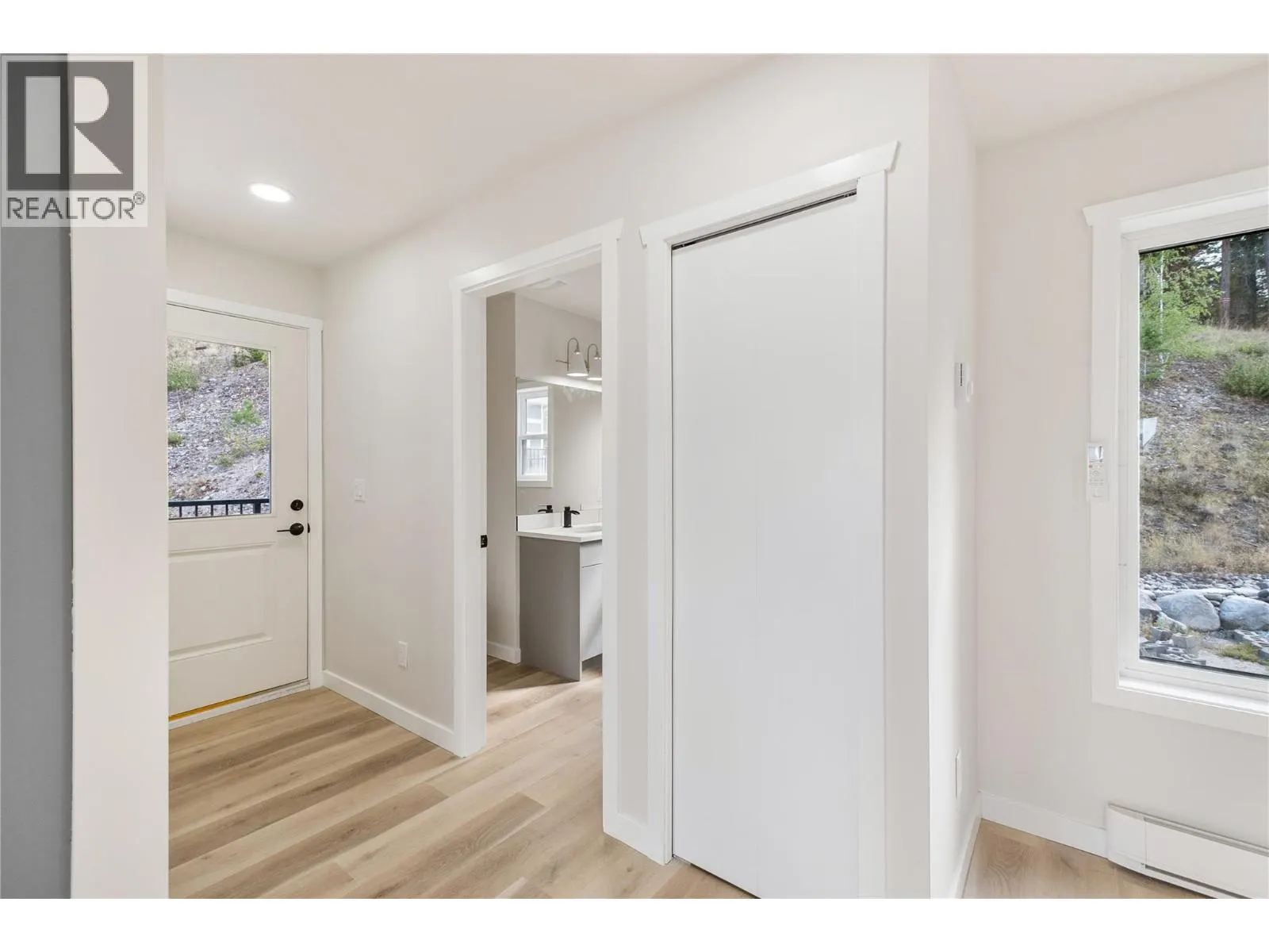 6736 Marbella Loop