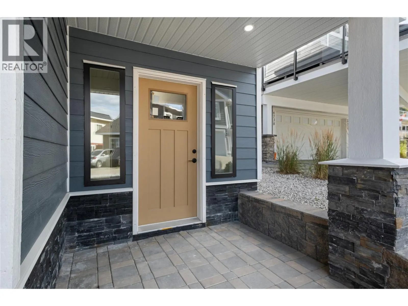 6736 Marbella Loop