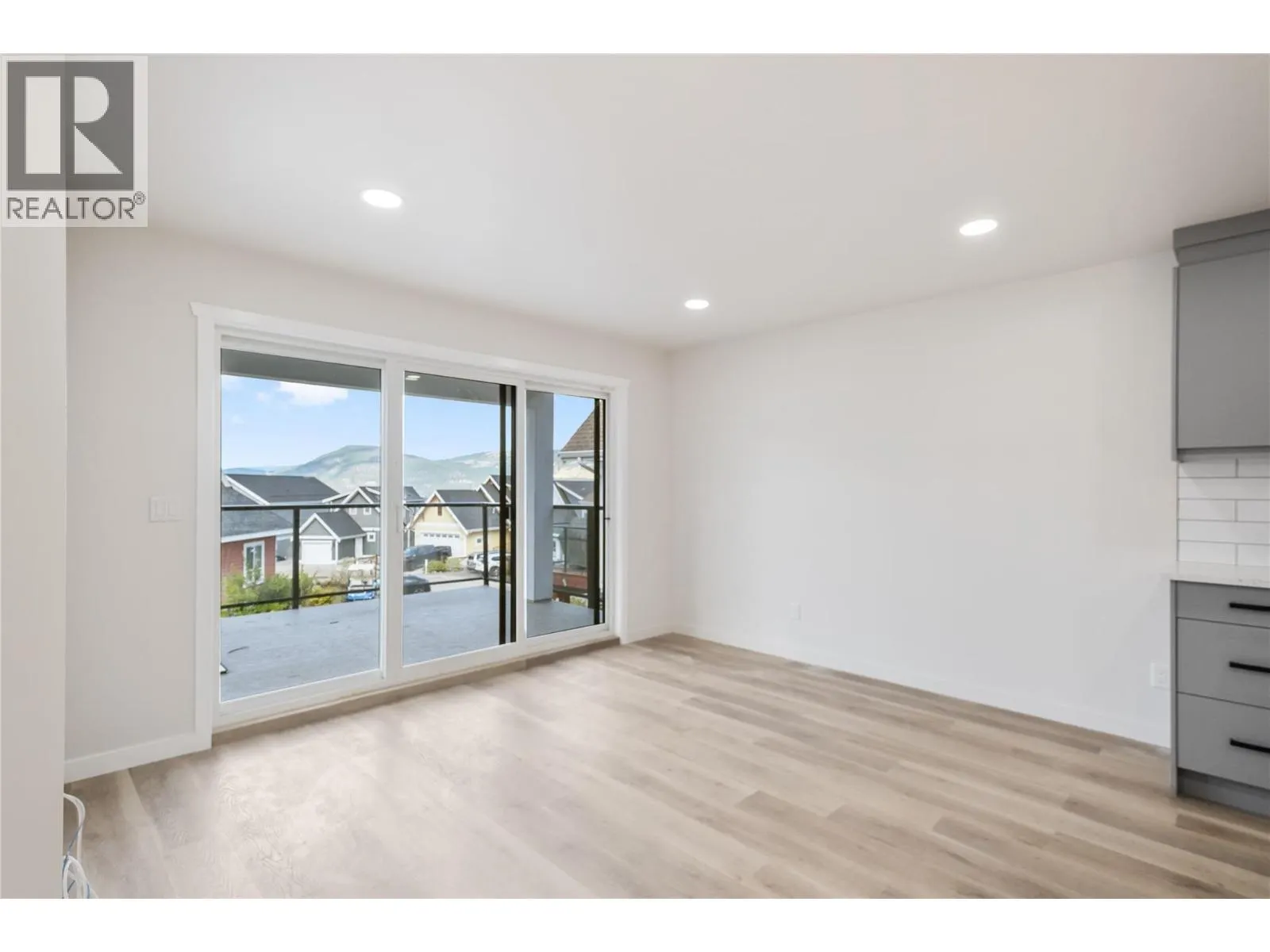 6736 Marbella Loop