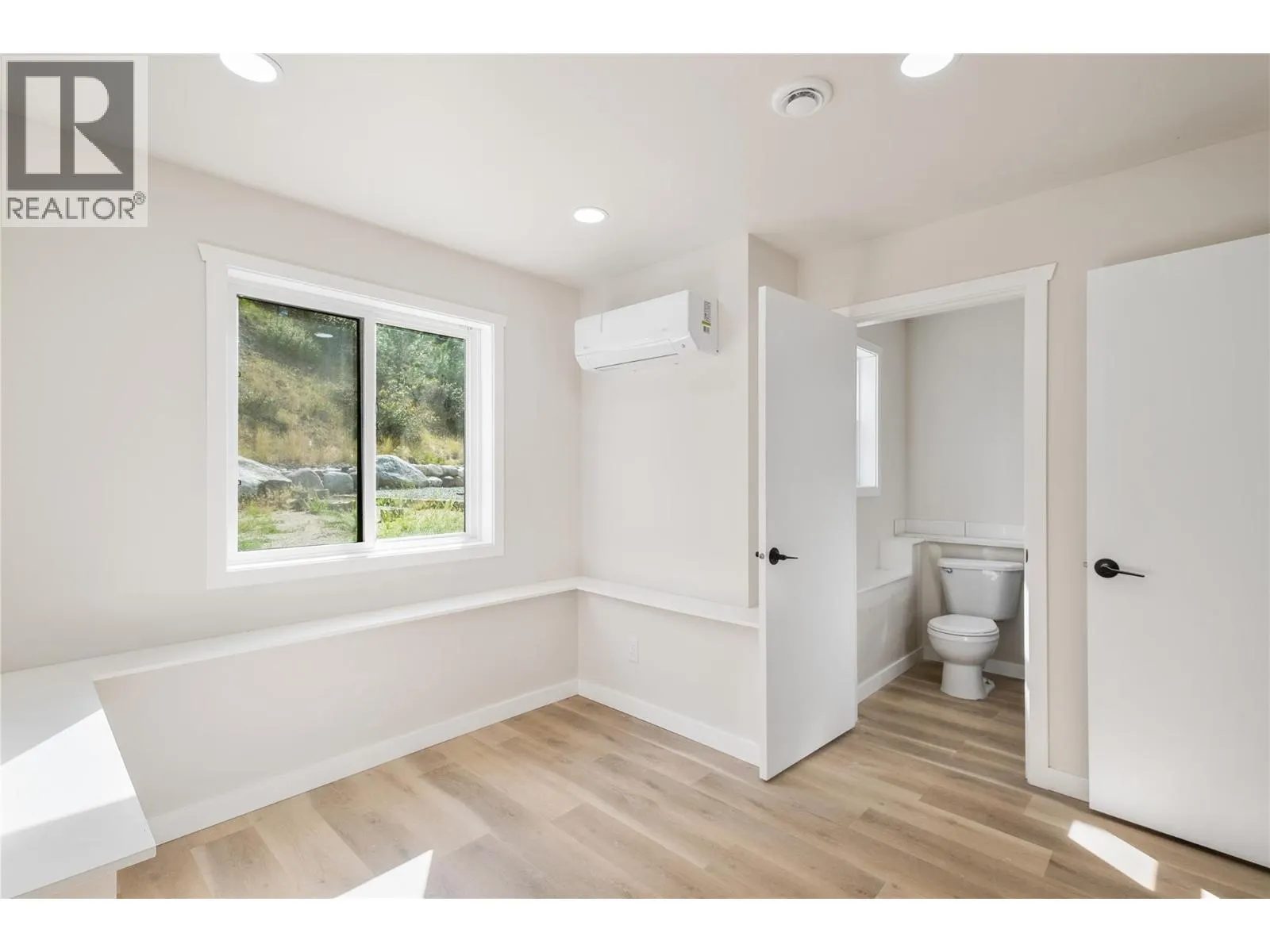 6736 Marbella Loop