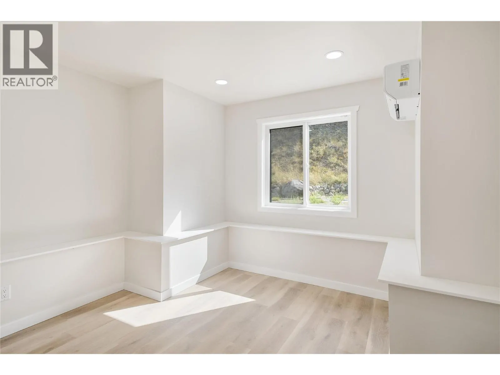 6736 Marbella Loop