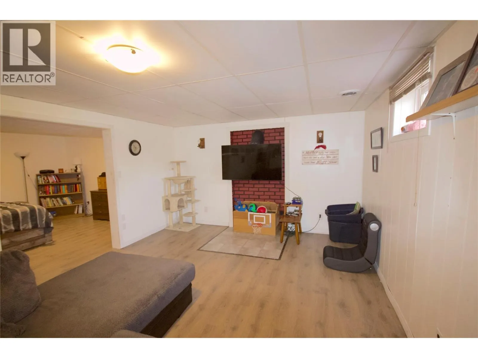 9420 Ravine Drive