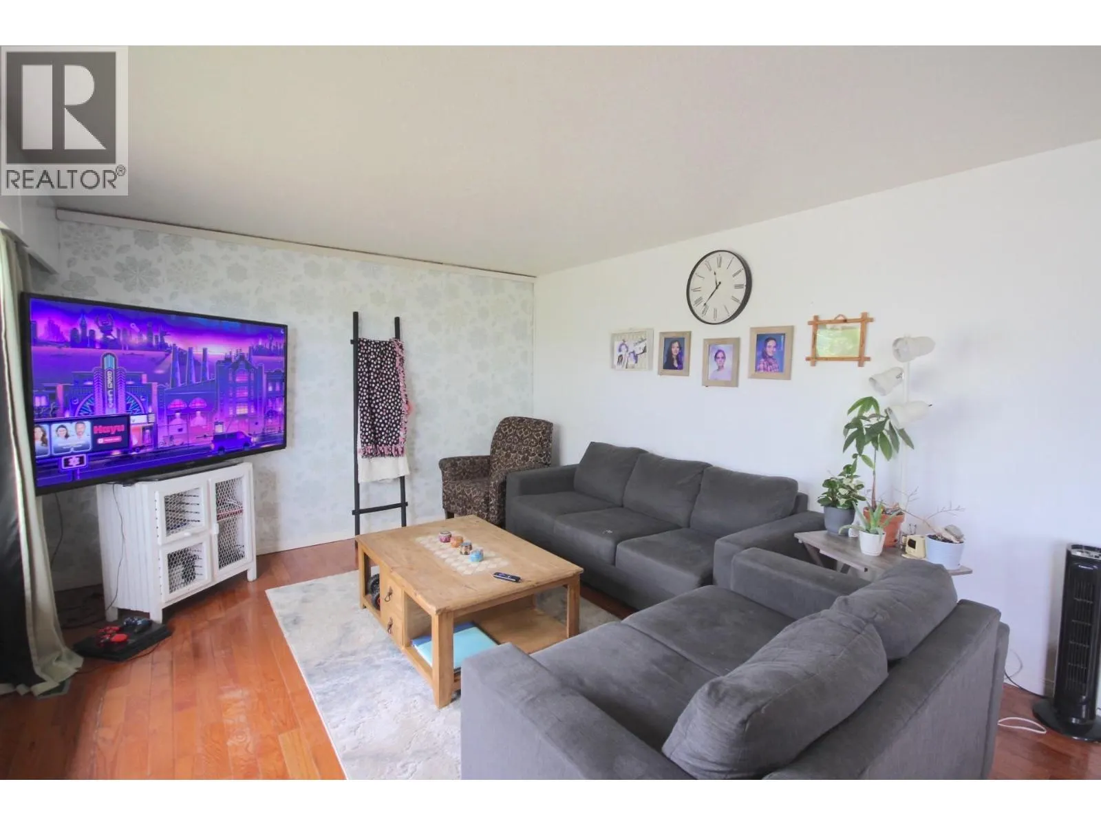 9420 Ravine Drive