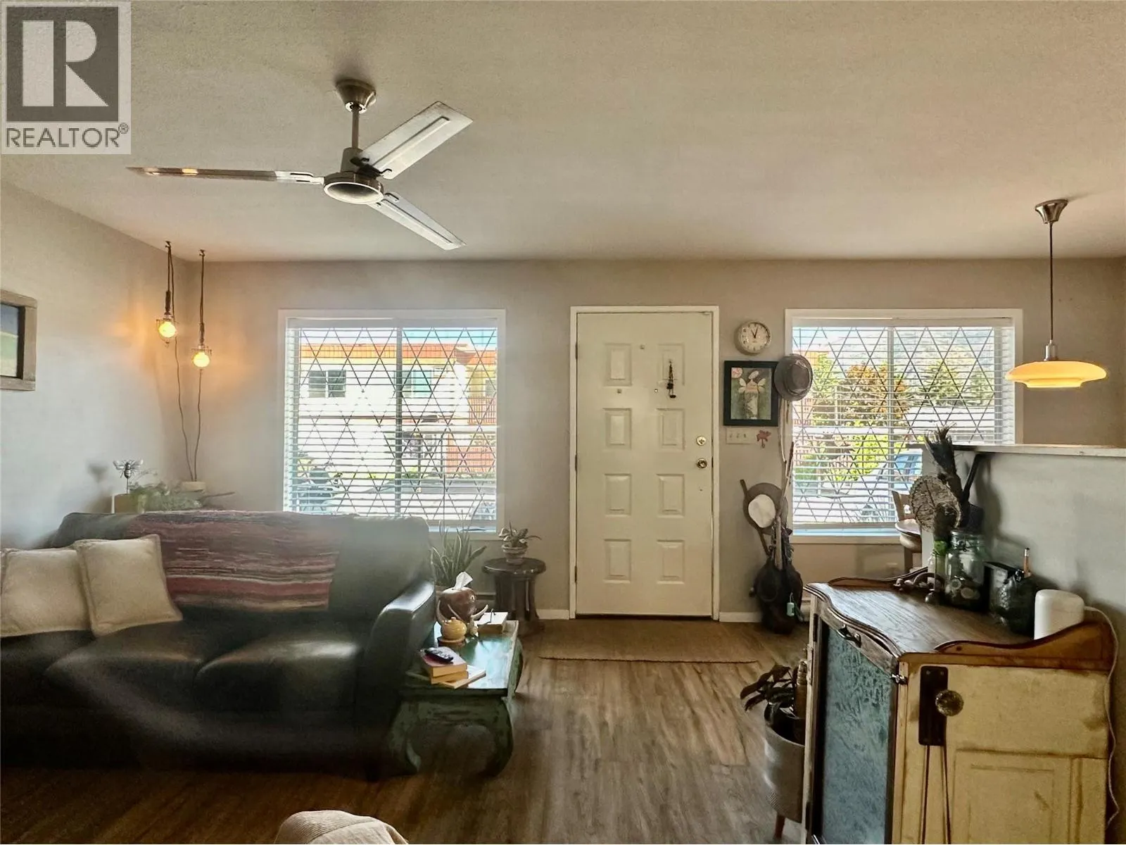 5869 MAIN Street Unit# 5